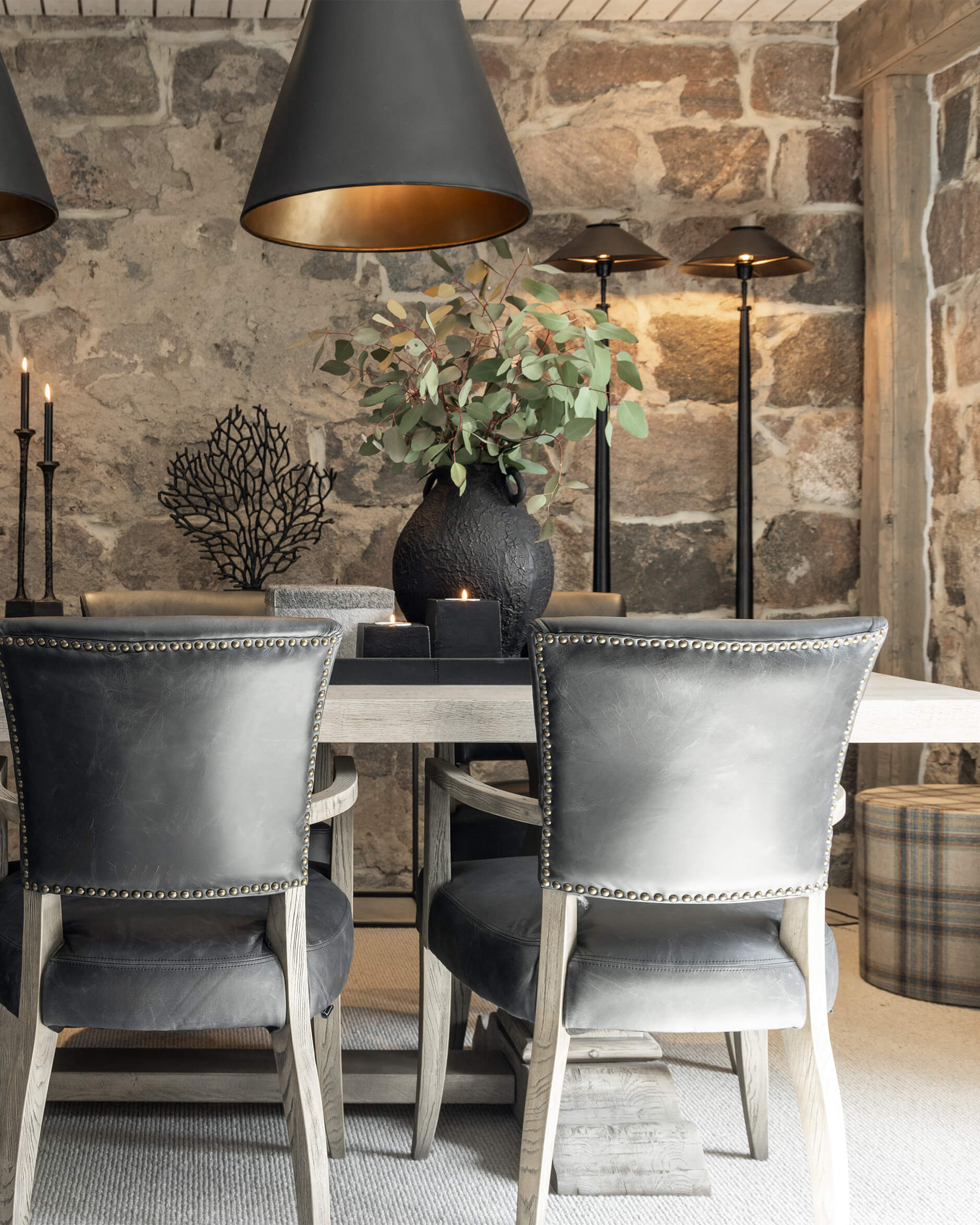 Fiora Urn Black OUTLET