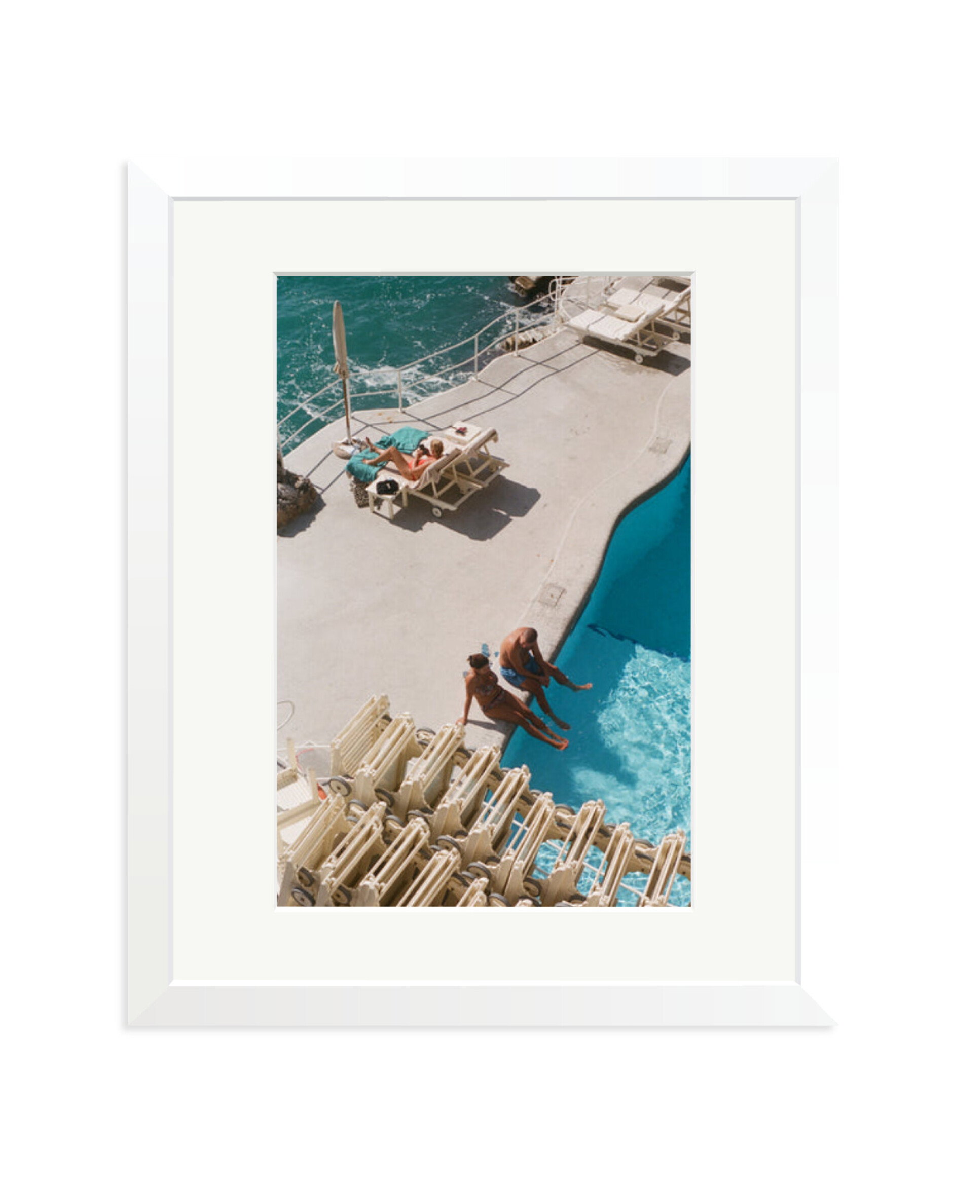 By the Pool White / Medium