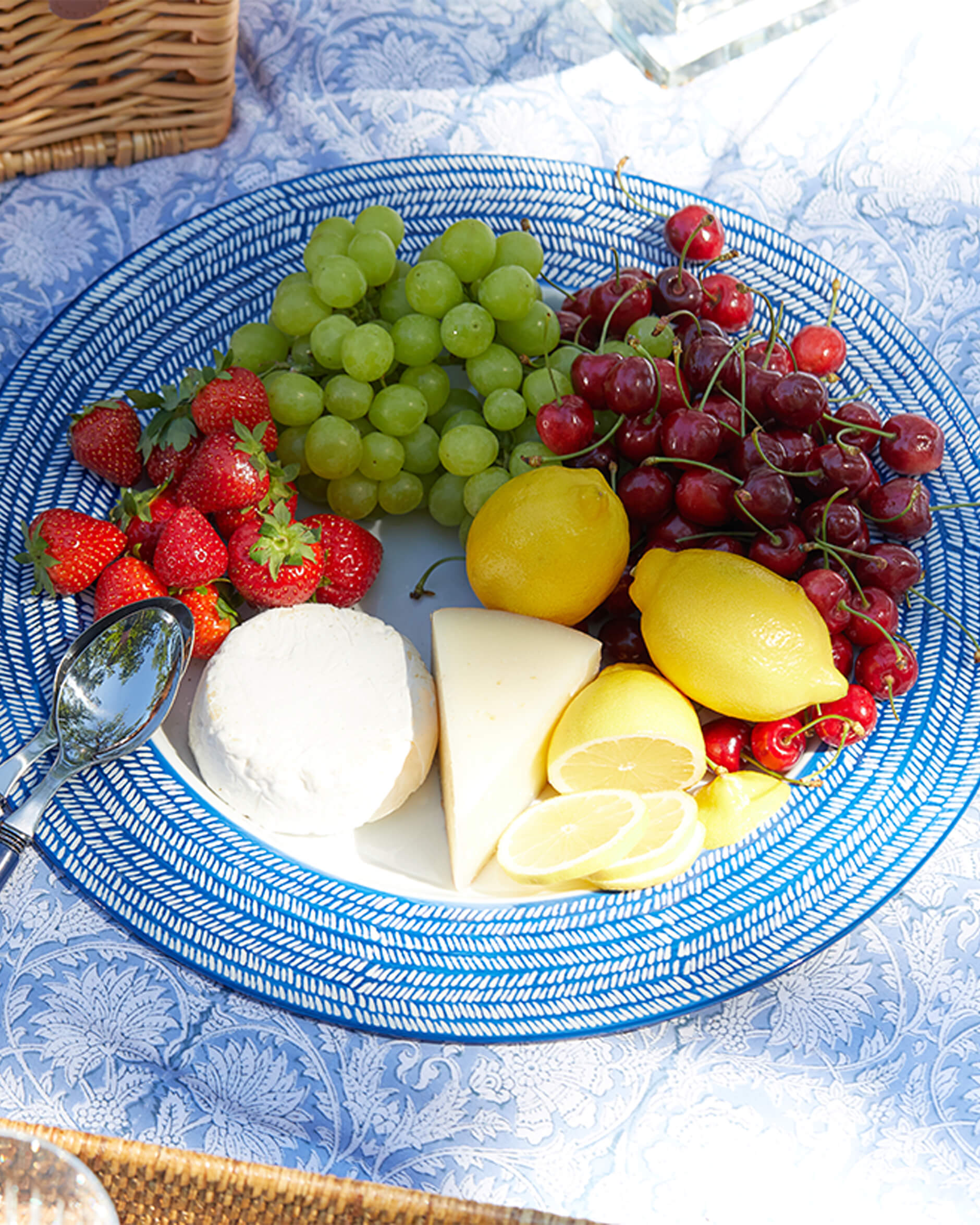 Capri Azzurra serveringsfat blå/vit