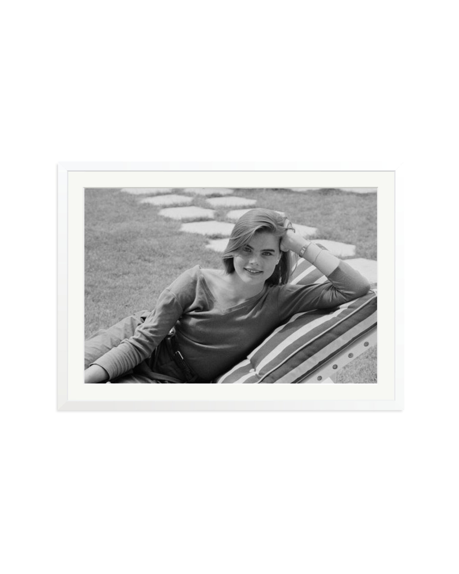 Mariel Hemingway White / XXL