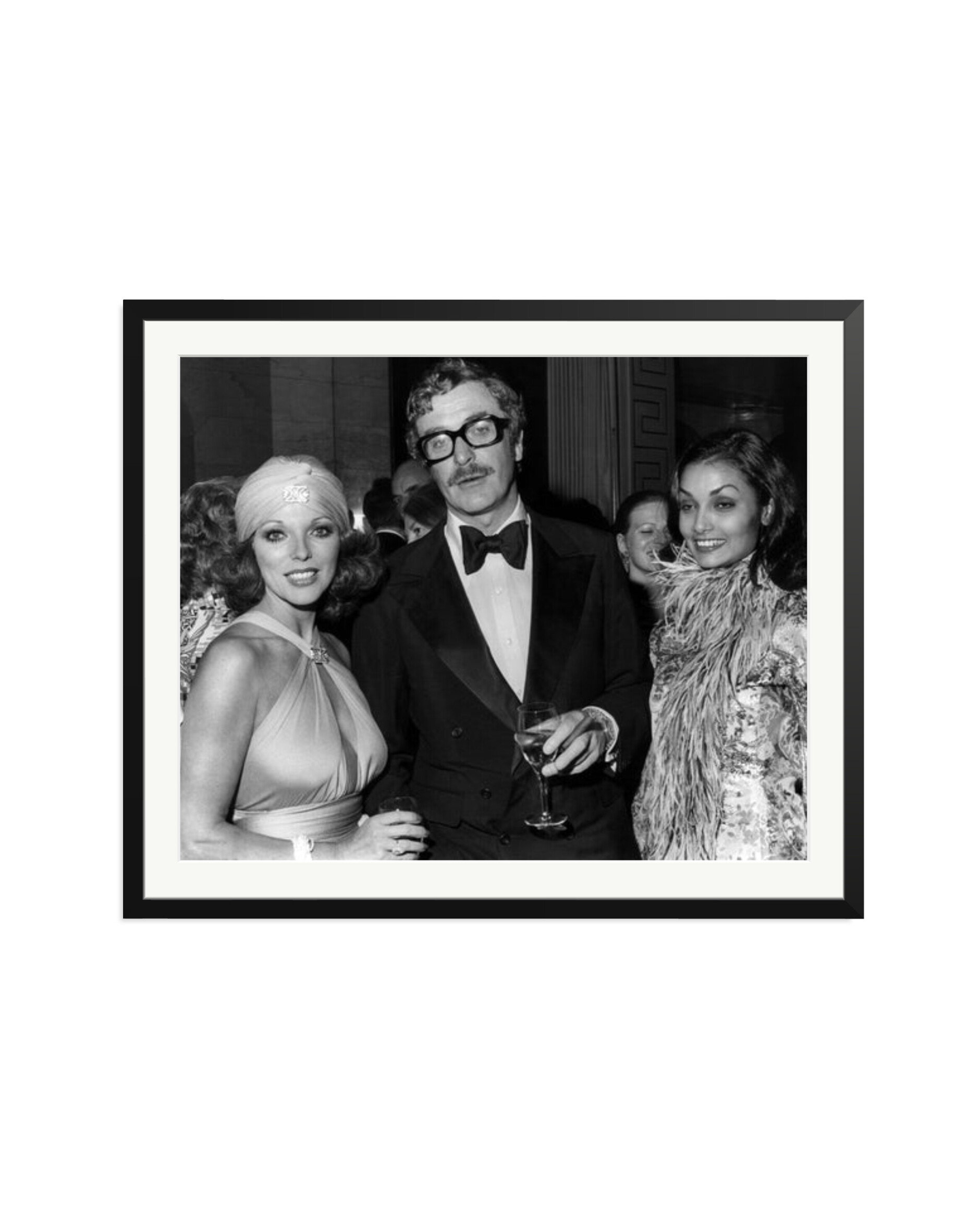 Caine, Collins and Shakira Black / XXL