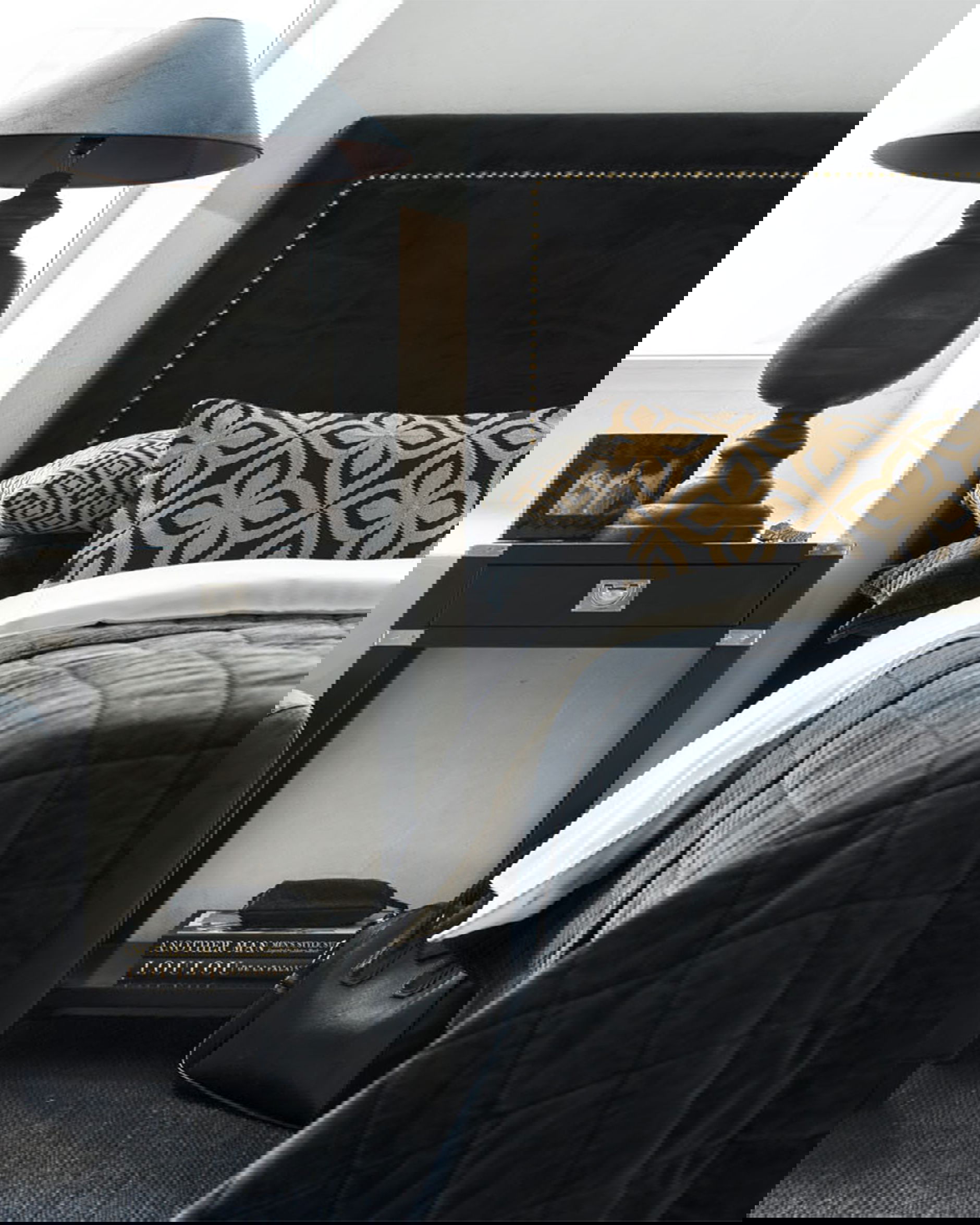 Paris sänggavel mörkgrå