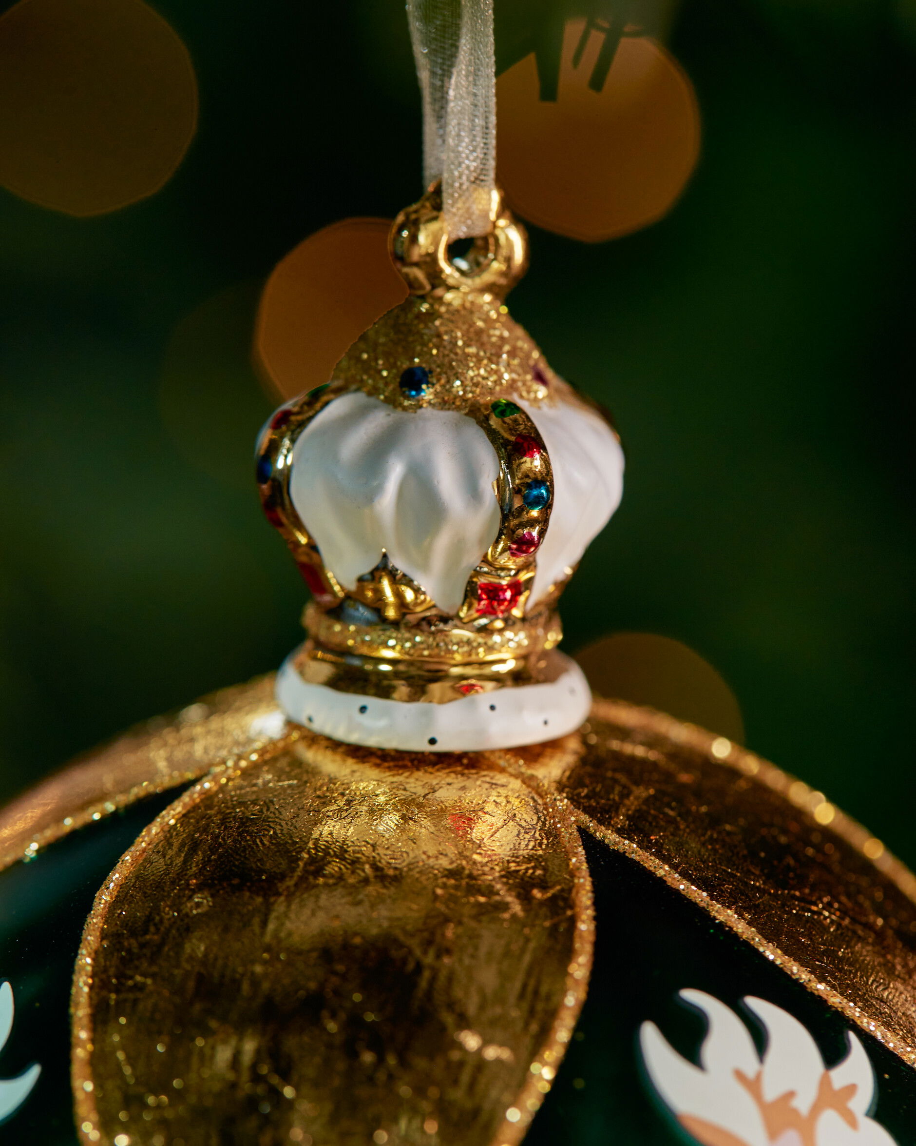 Noble Crown kerstbal groen/goud 10 cm