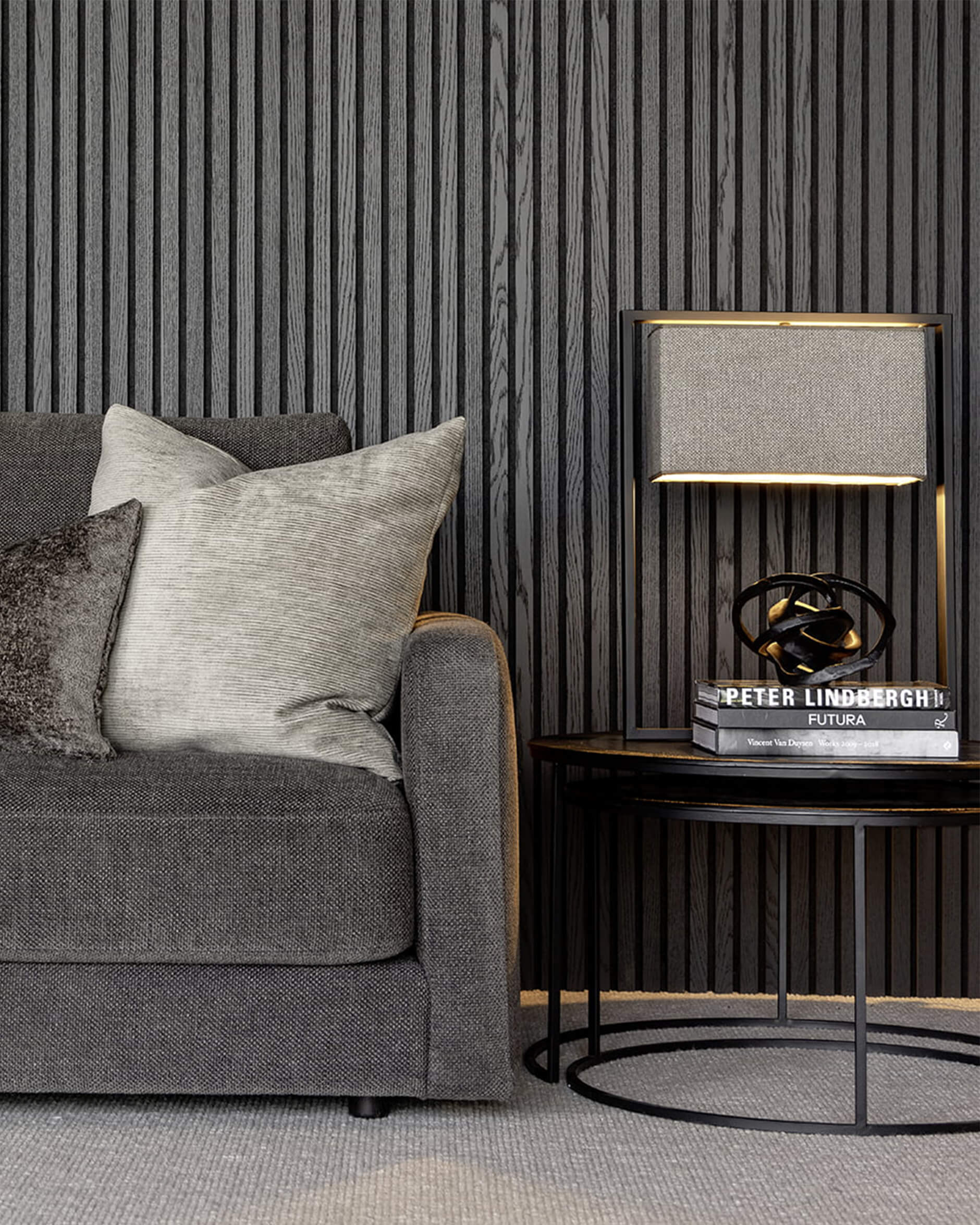 Donati frame bordslampa svart