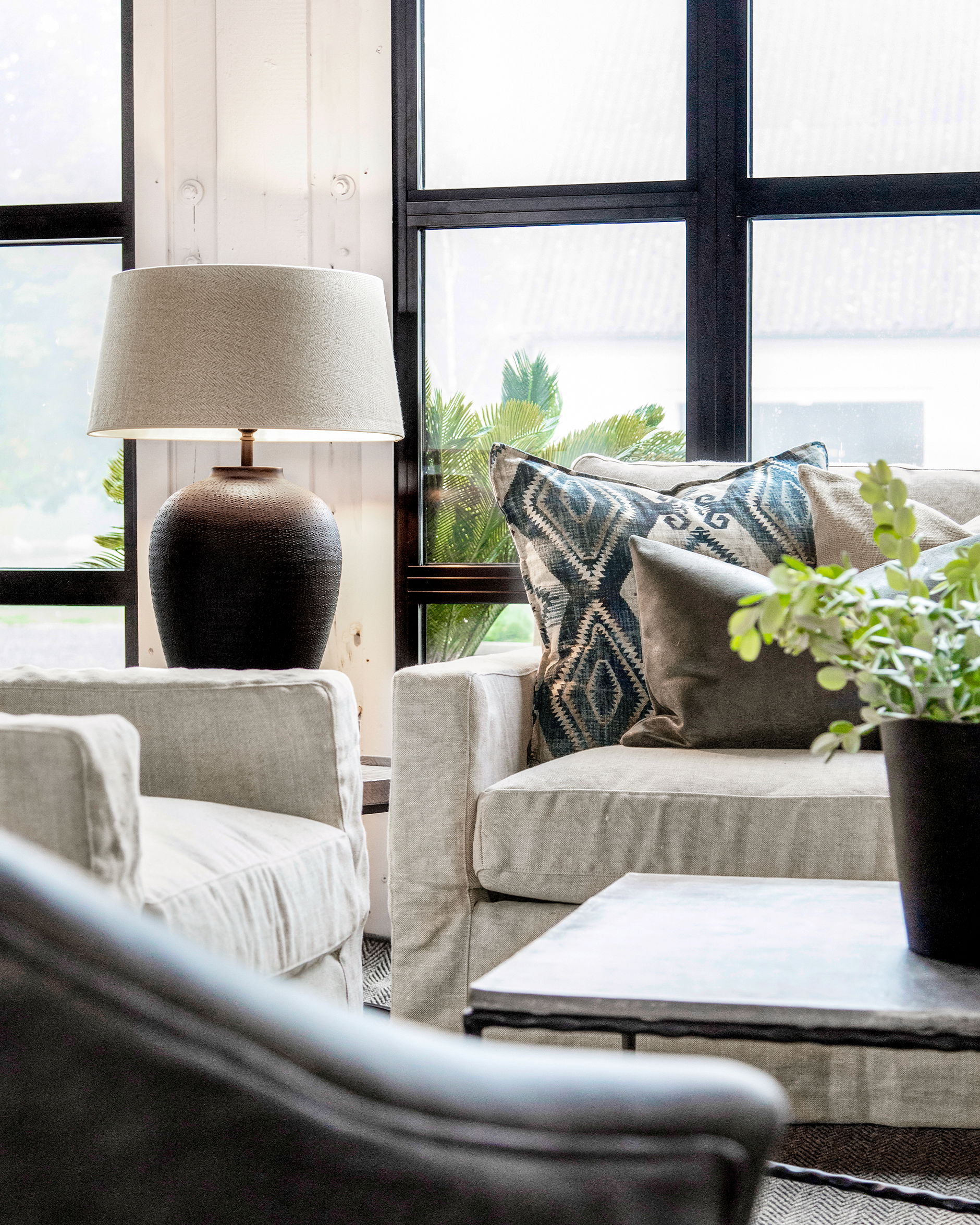 Florence bordslampa svart