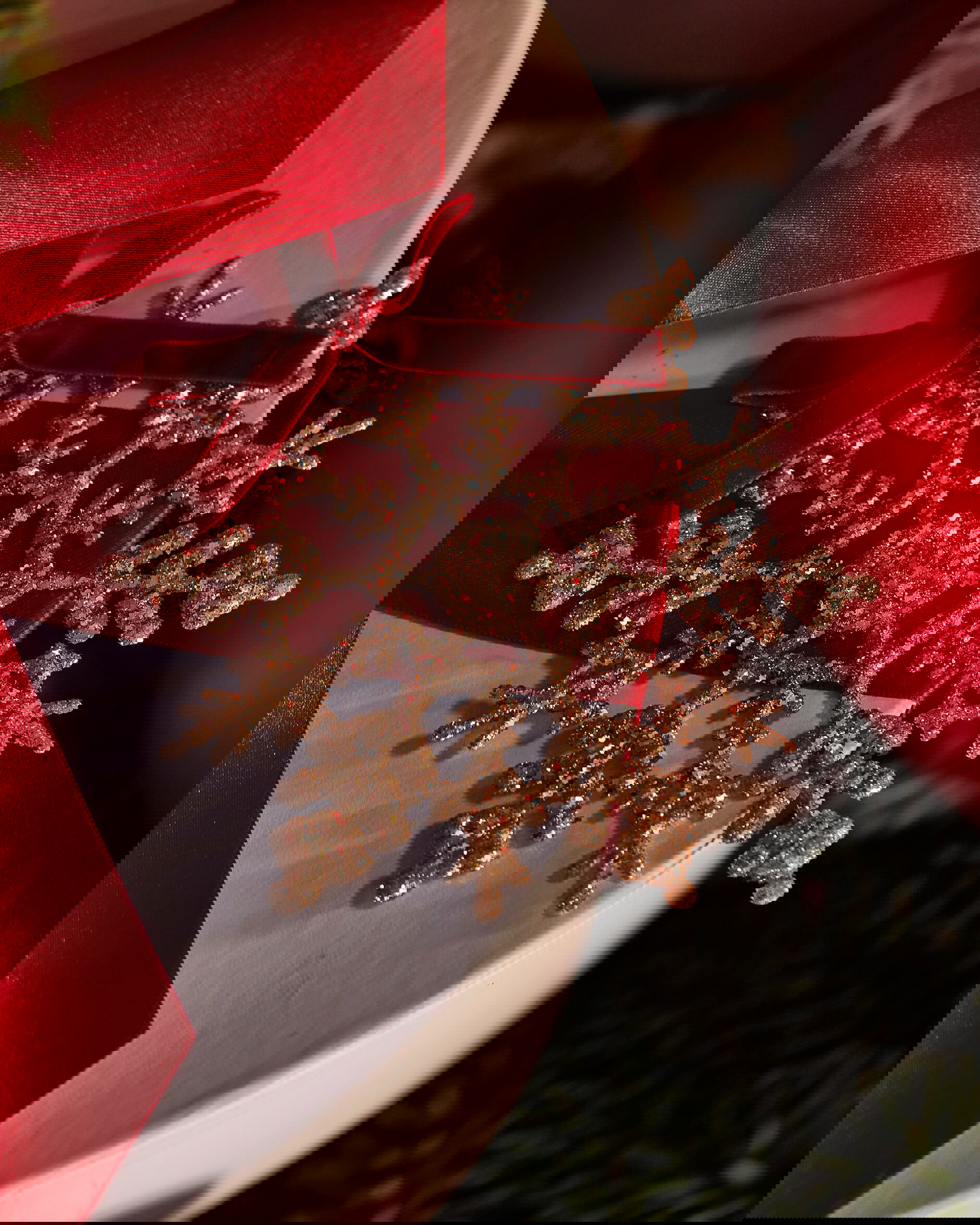 Joulukoriste Weston-lumihiutale, kulta/punainen