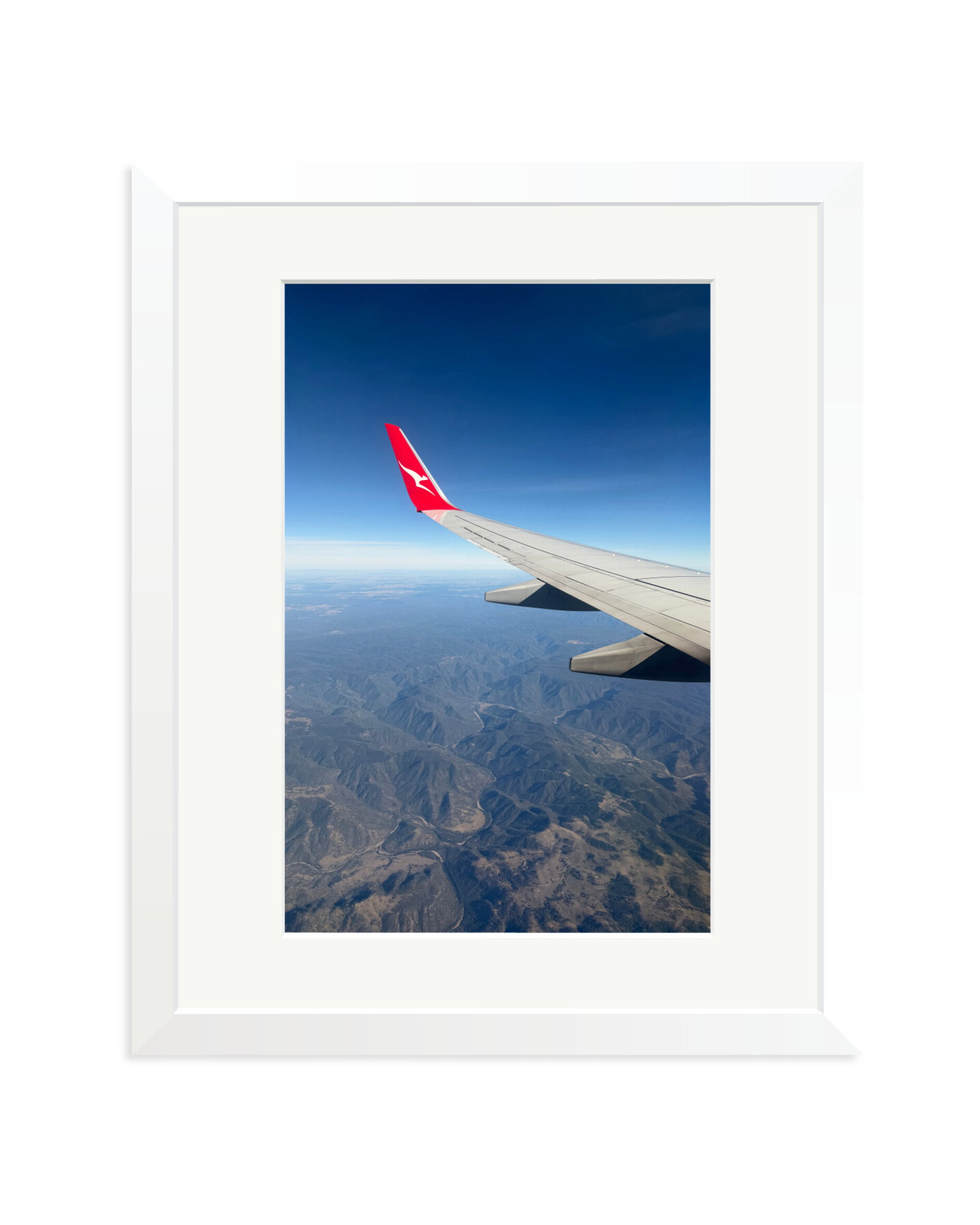 Flying into Melbourne White / Medium