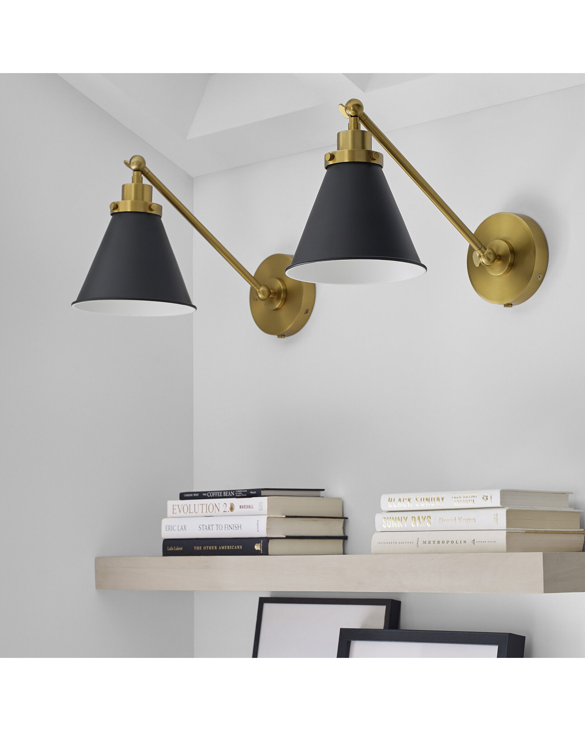 Wellfleet vägglampa svart/mässing