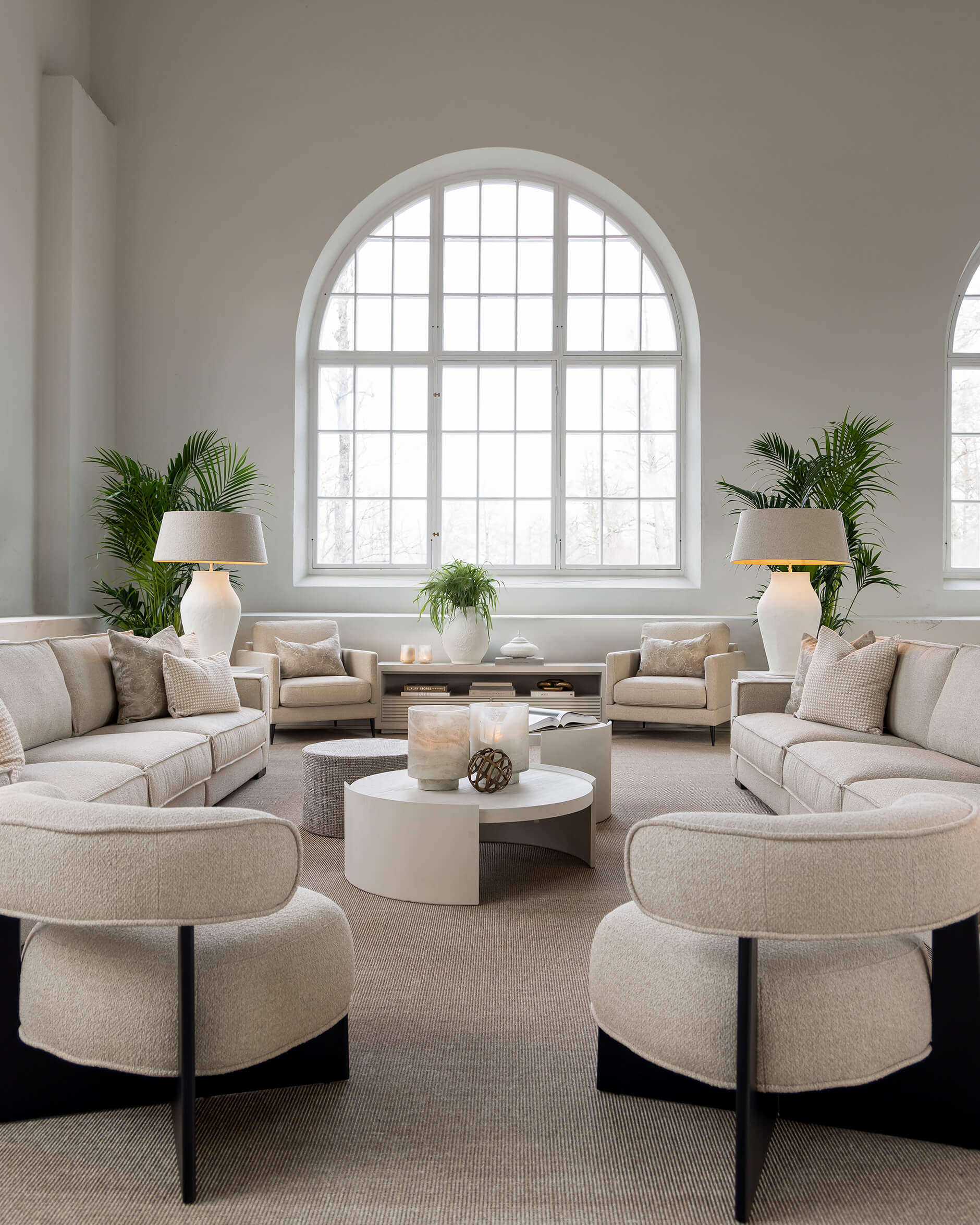 Fiora bordslampa ivory