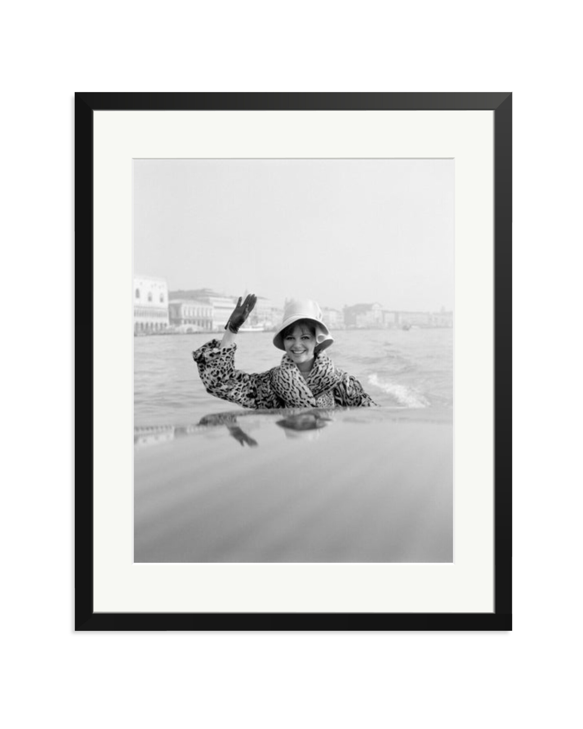 Cardinale in Venice, 1960 Black / XL