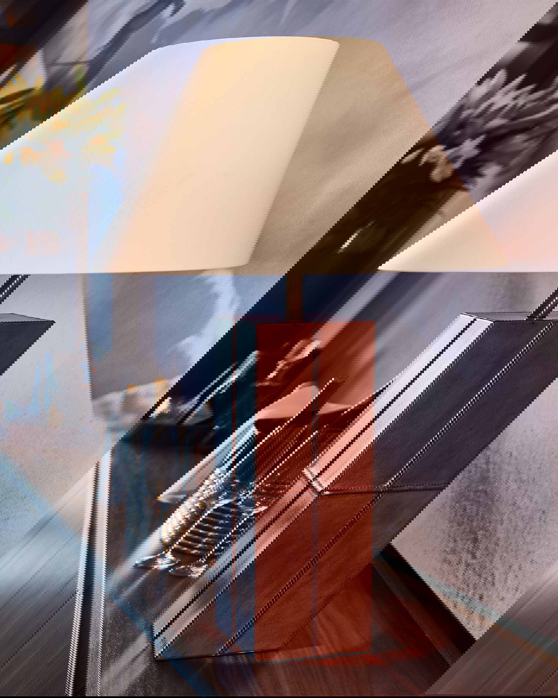 Kensington bordslampa läder kvadrat