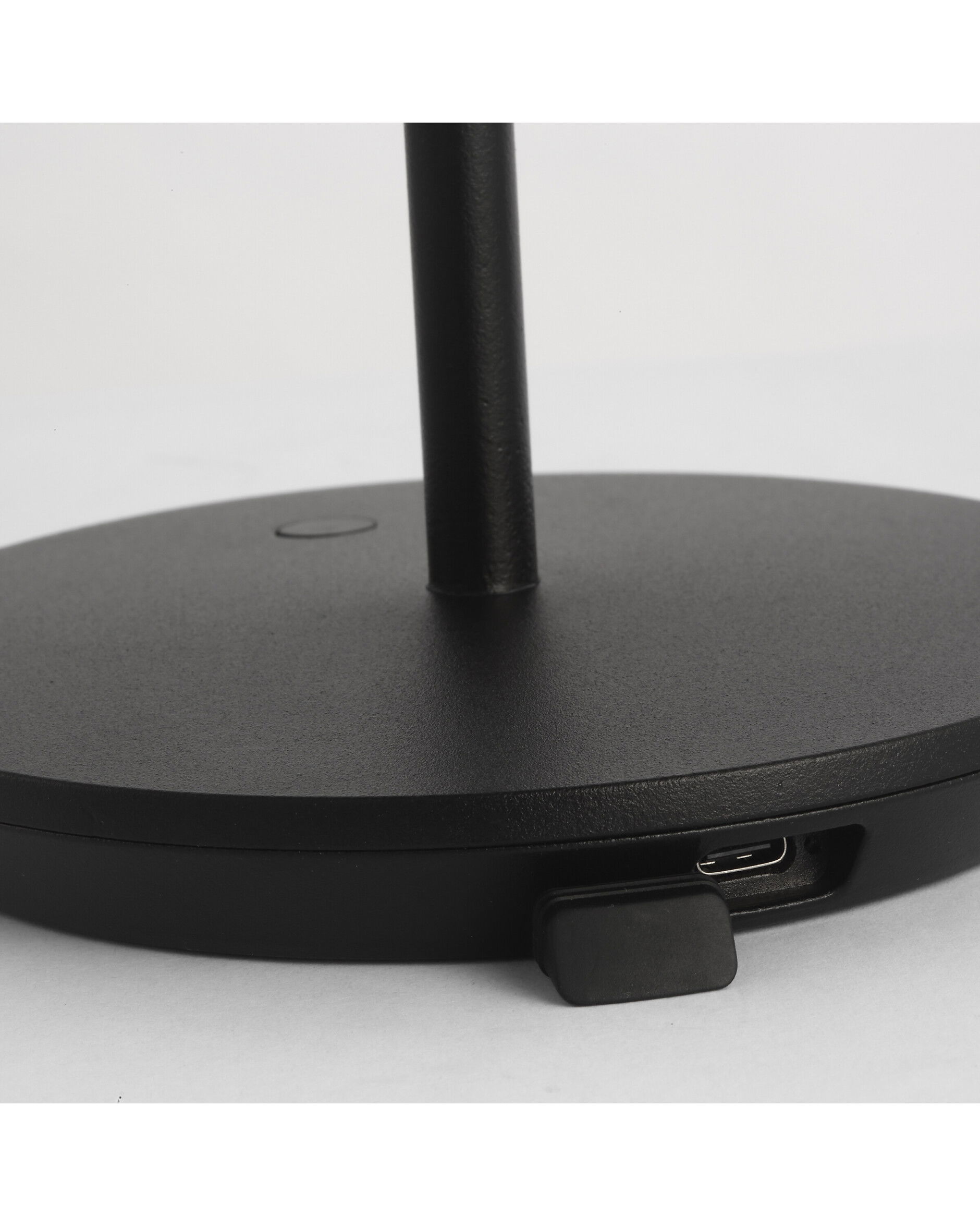 Nevis bordslampa uppladdningsbar svart