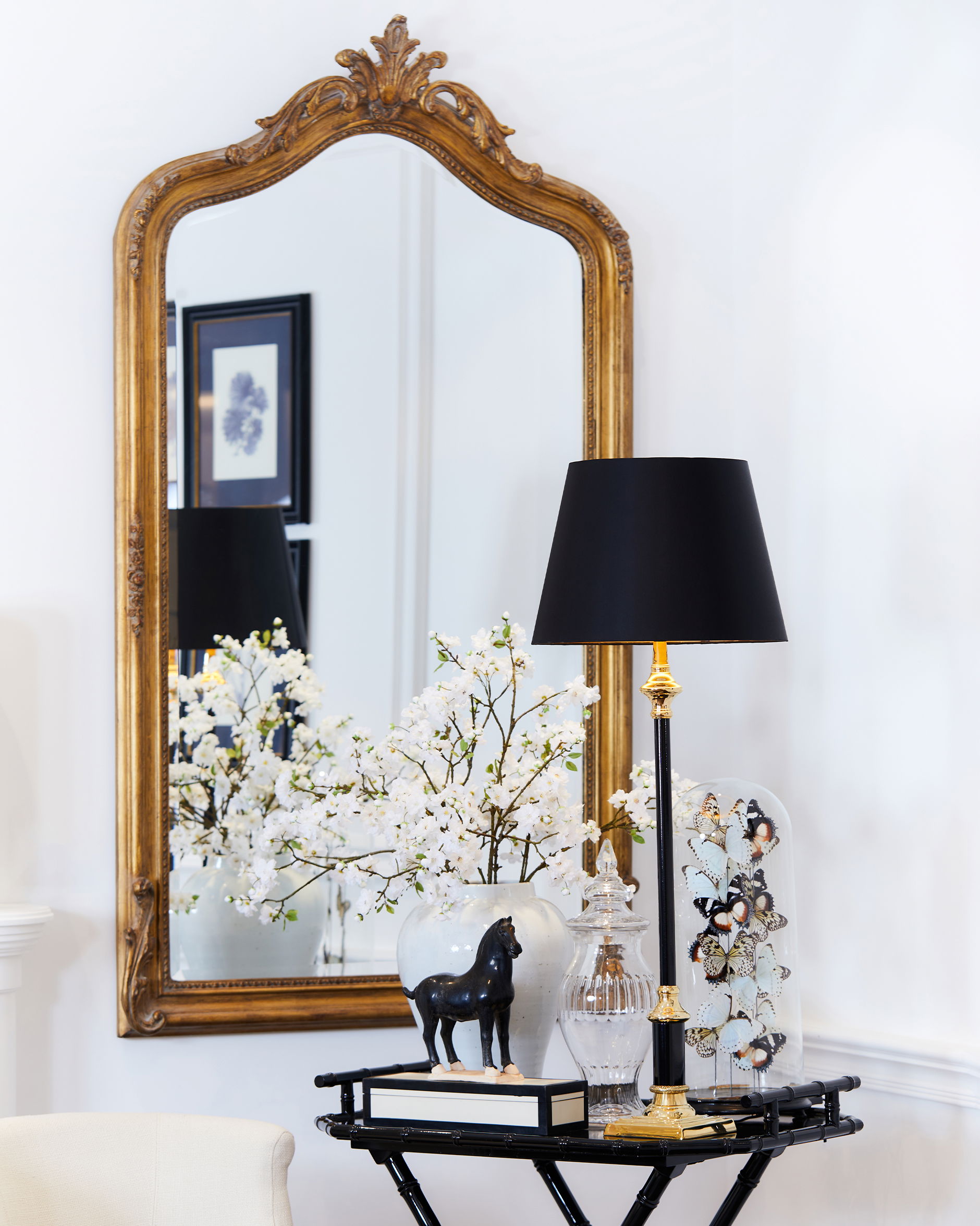 Tang häst skulptur svart