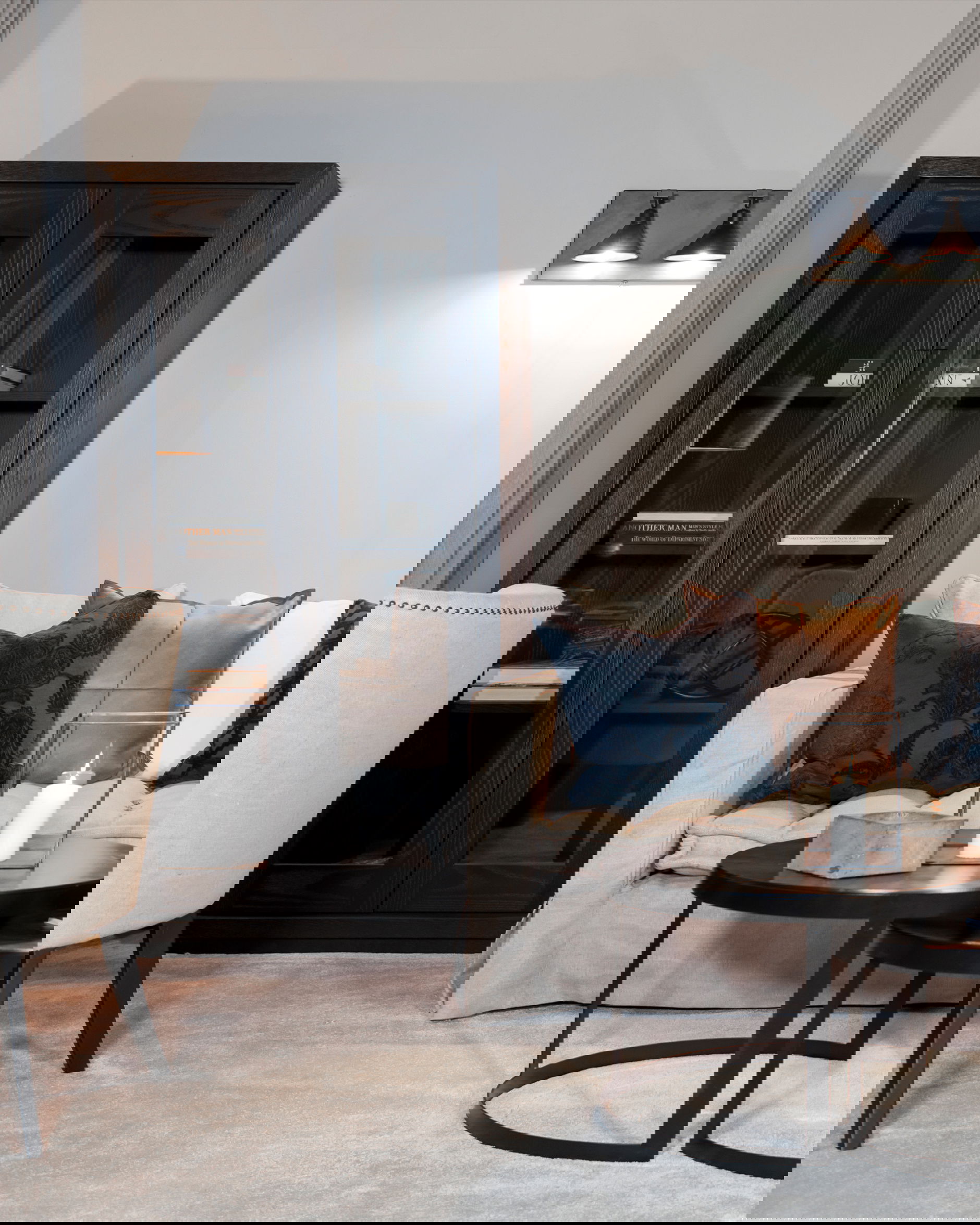 Hunter vitrinskåp svart