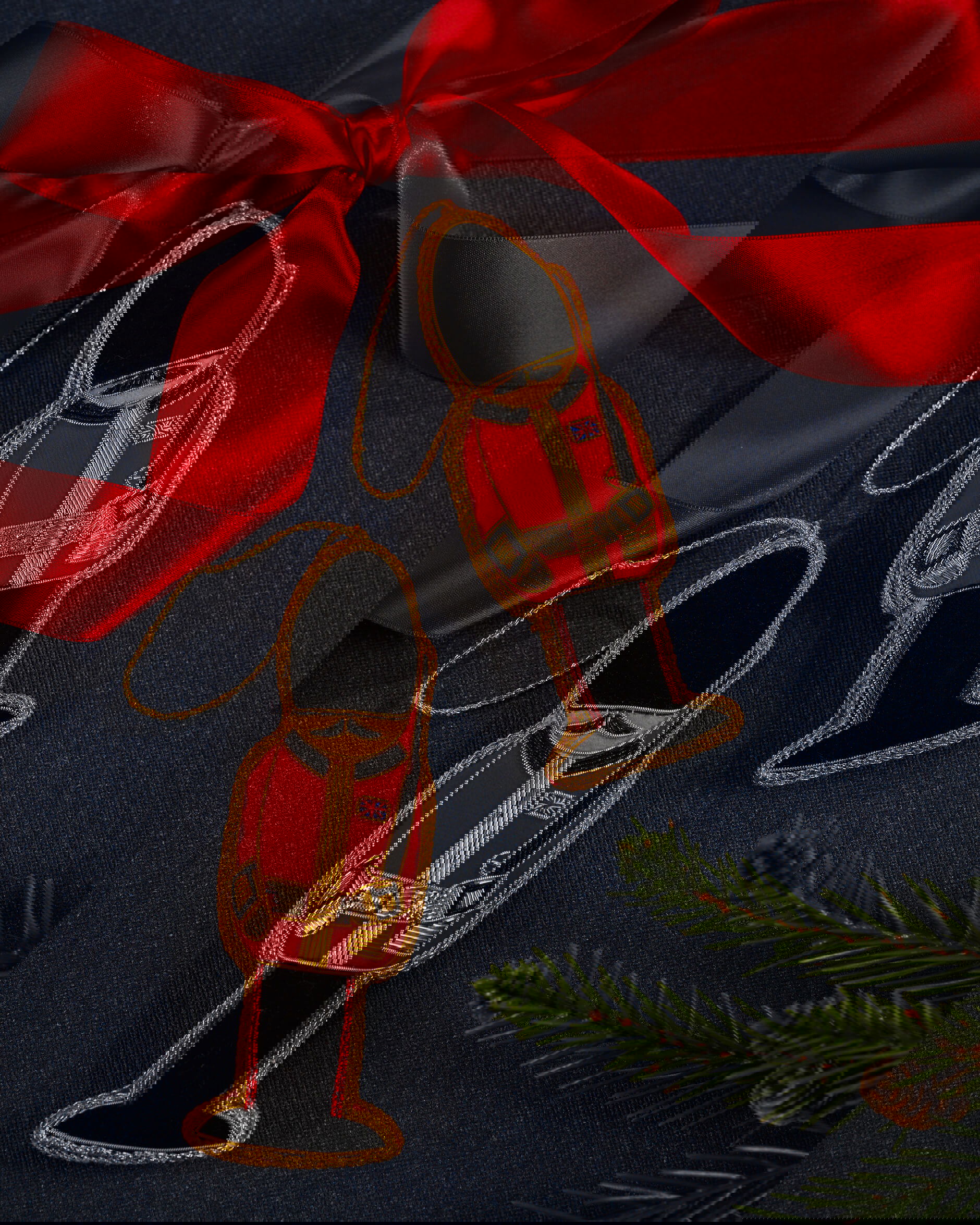 Wentworth royal guard julgransdekoration