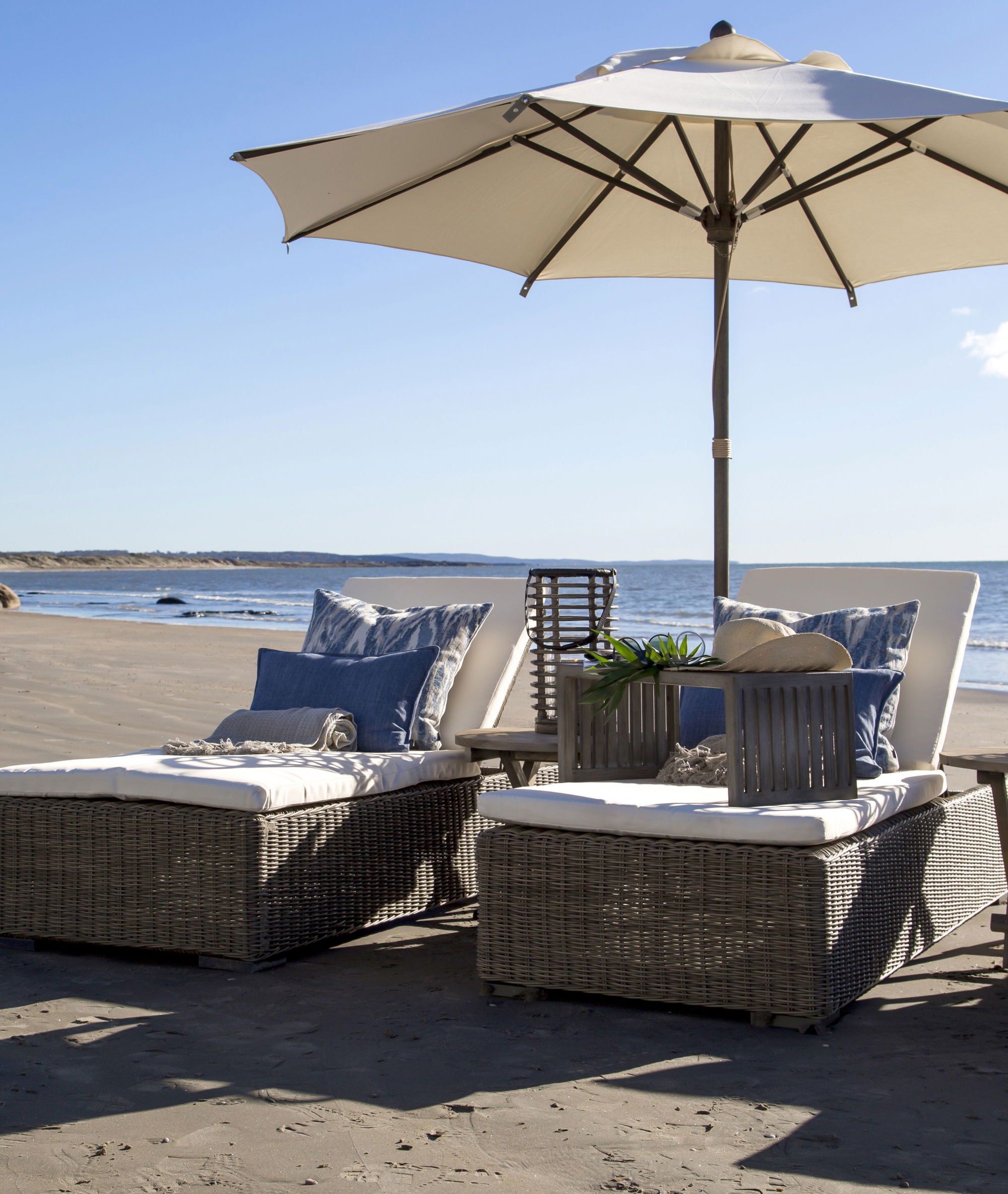 Columbus Lantern Rattan