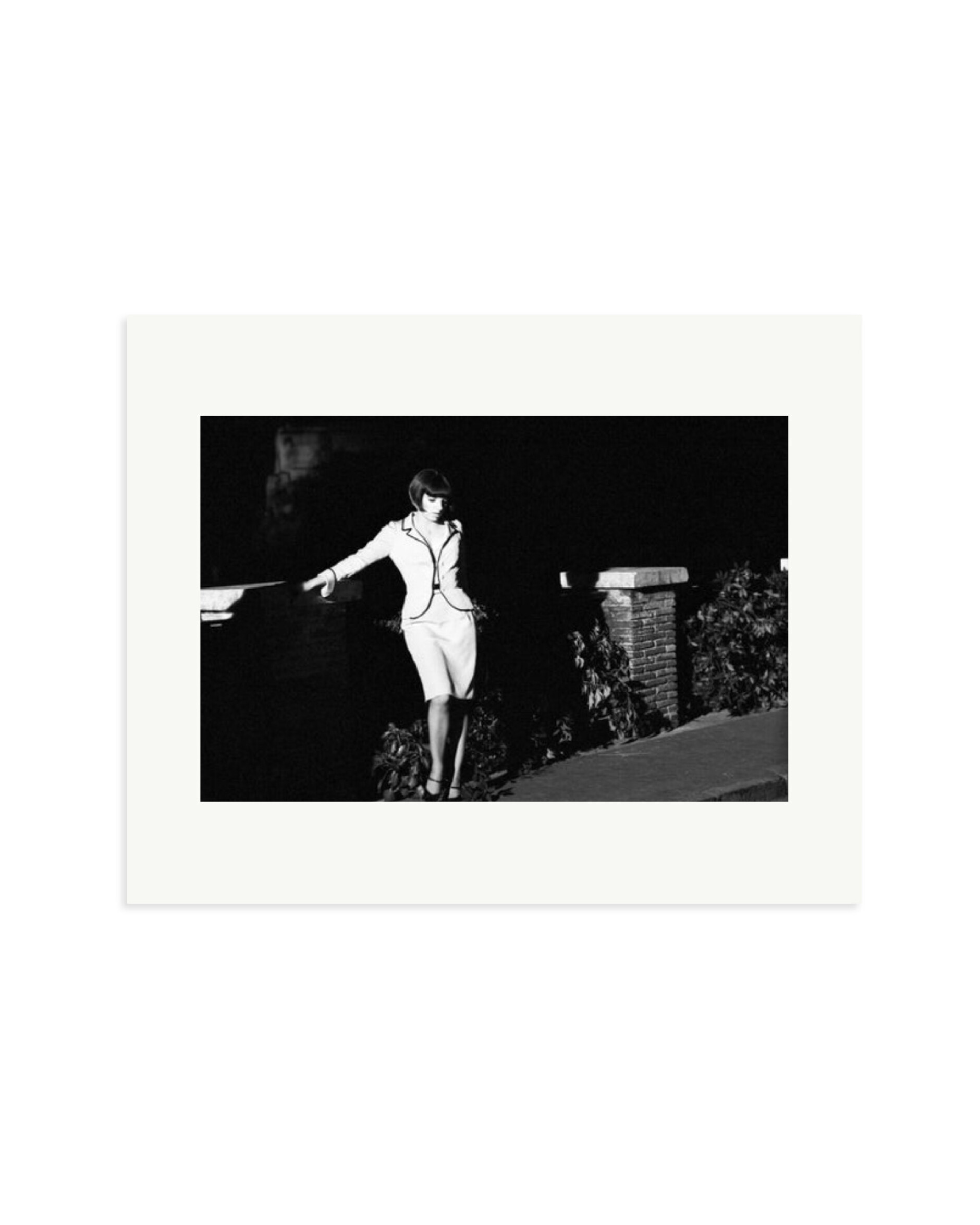 Liza Minnelli on set Print Only / Medium