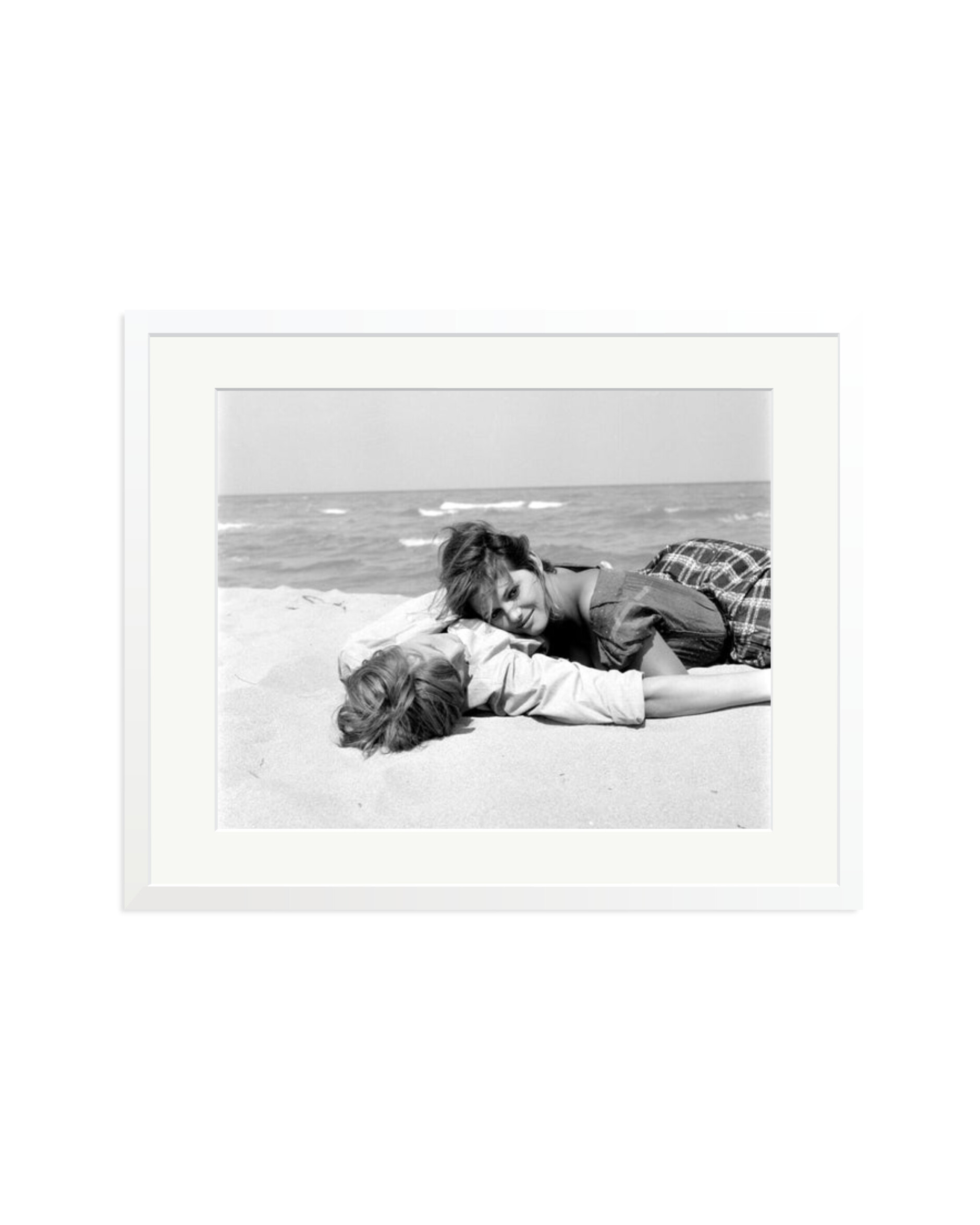 Jacques Perrin and Claudia Cardinale White / XL
