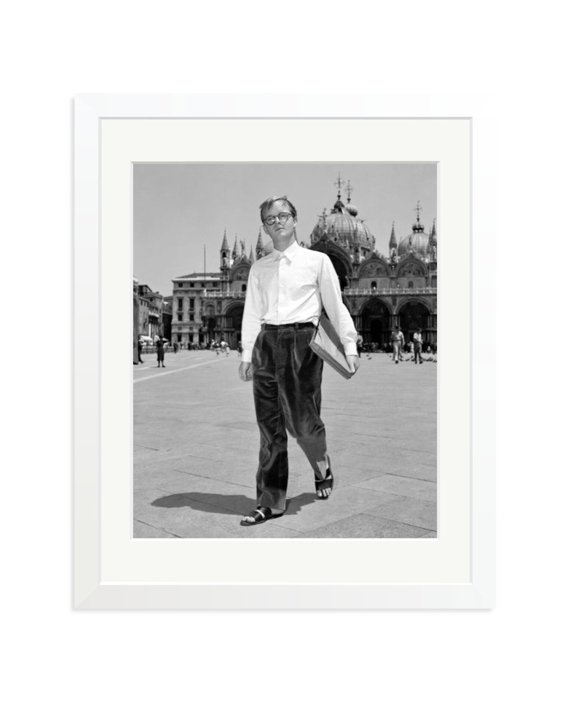 Walking in the Piazza San Marco White / Medium