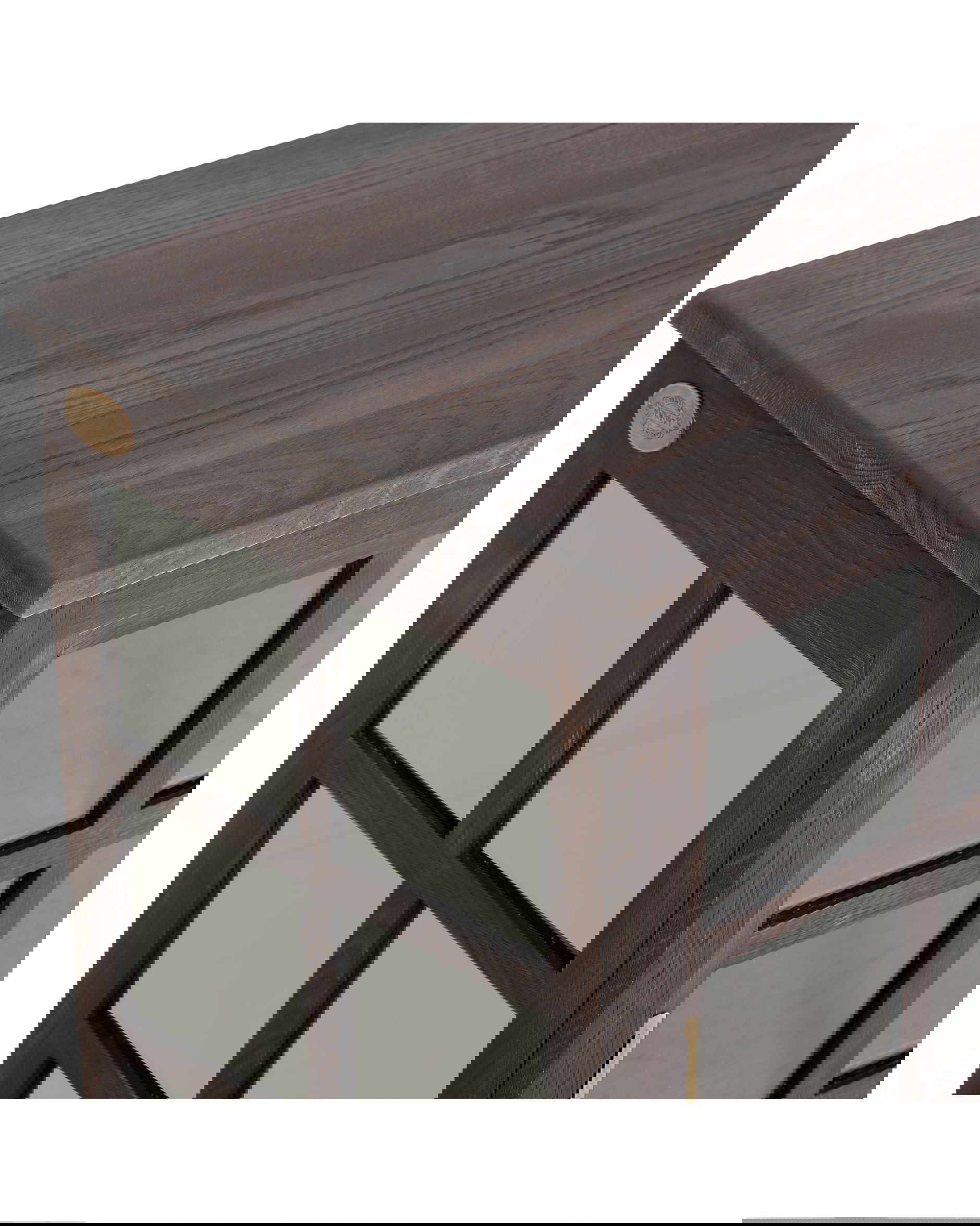 Seethrough skåp mountain wenge