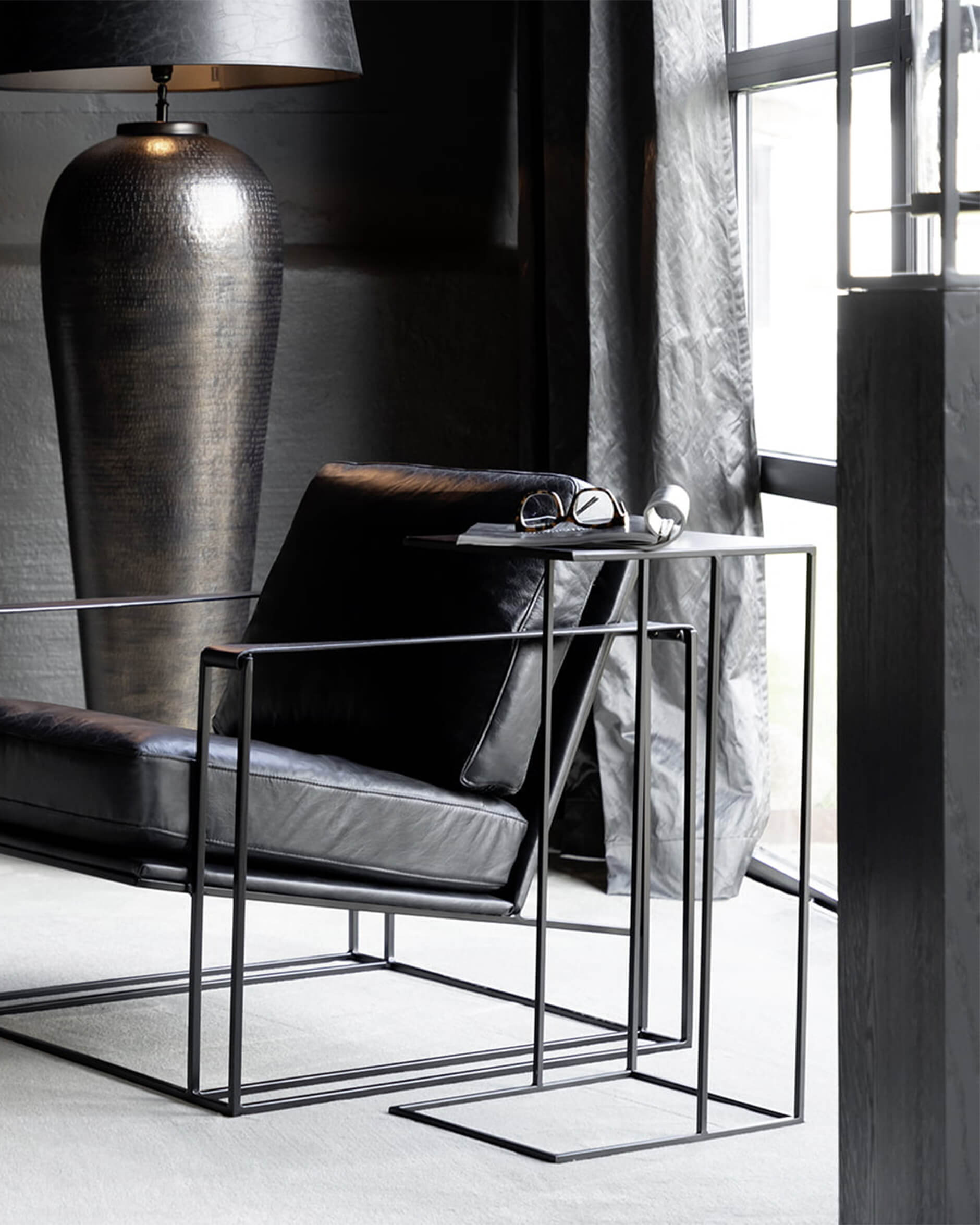 Tarly sidobord svart