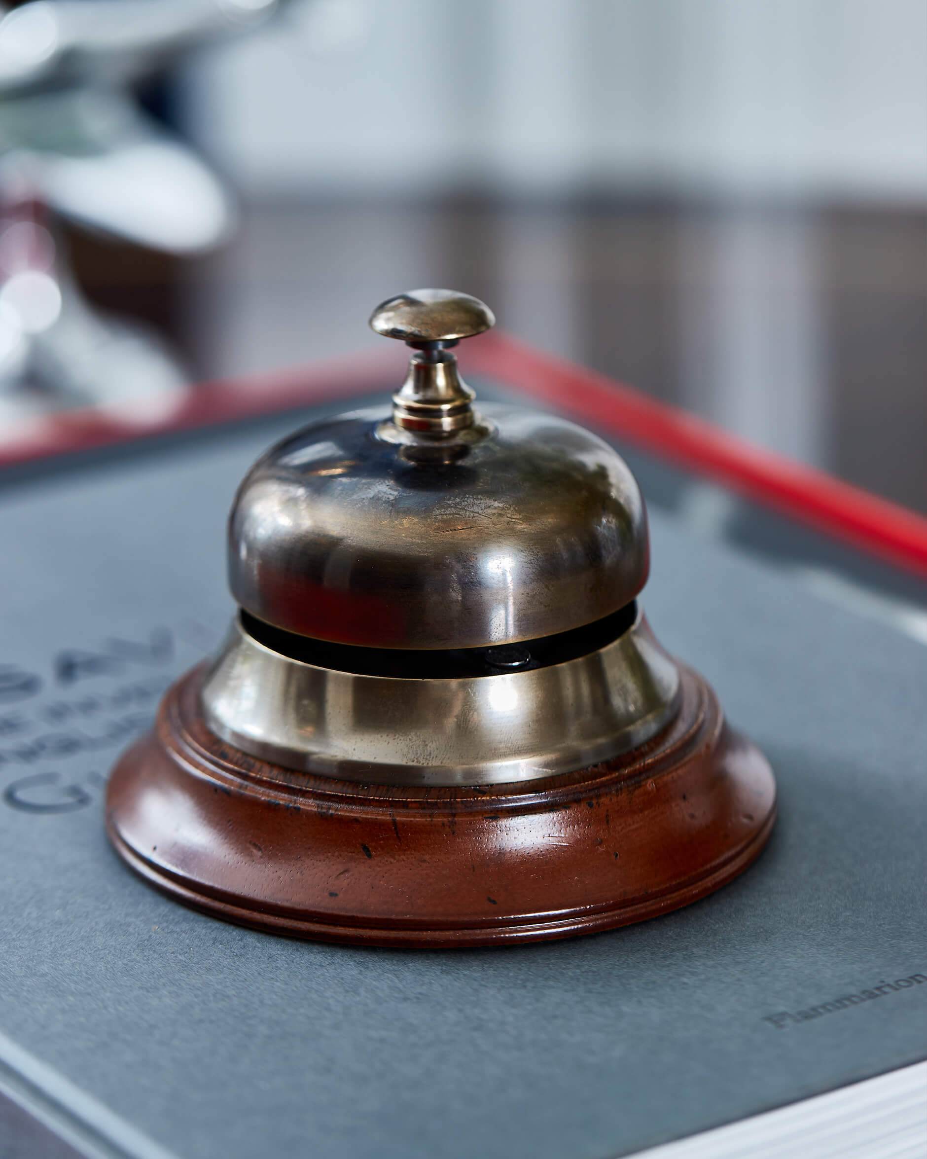 Sailor's Inn -kello, pronssi