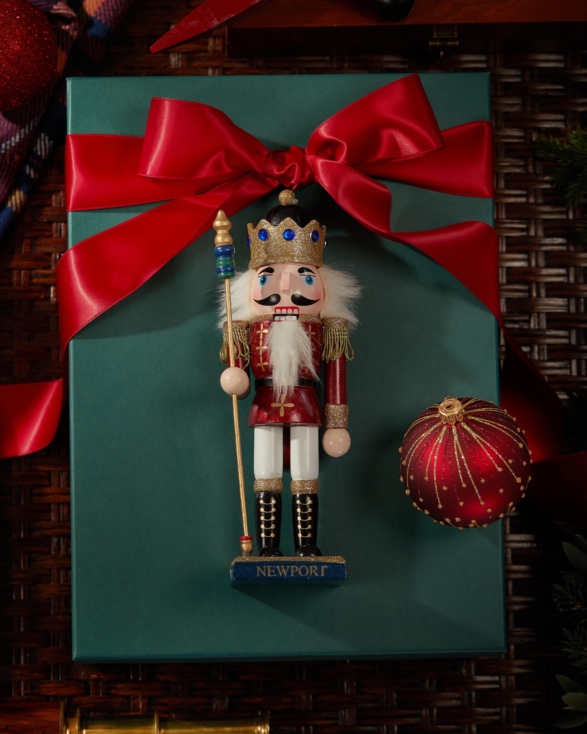 Douglas Nutcracker Red/White 25cm