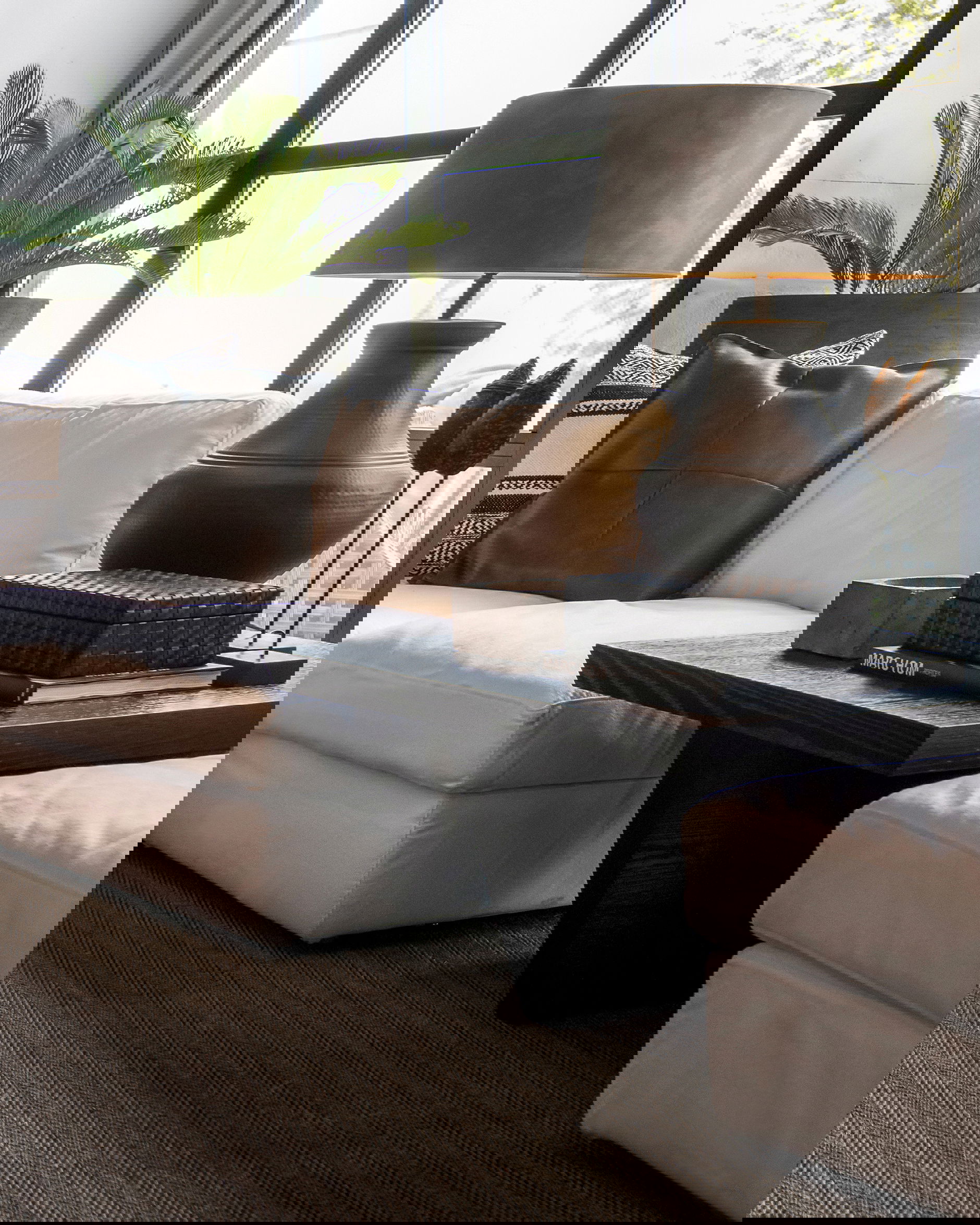 Trent soffbord svart 90x90cm