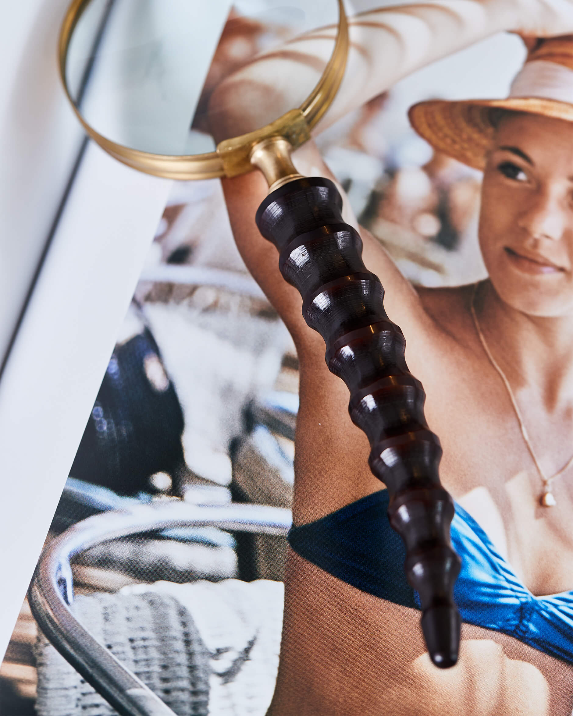 Julien-suurennuslasi, ruskea