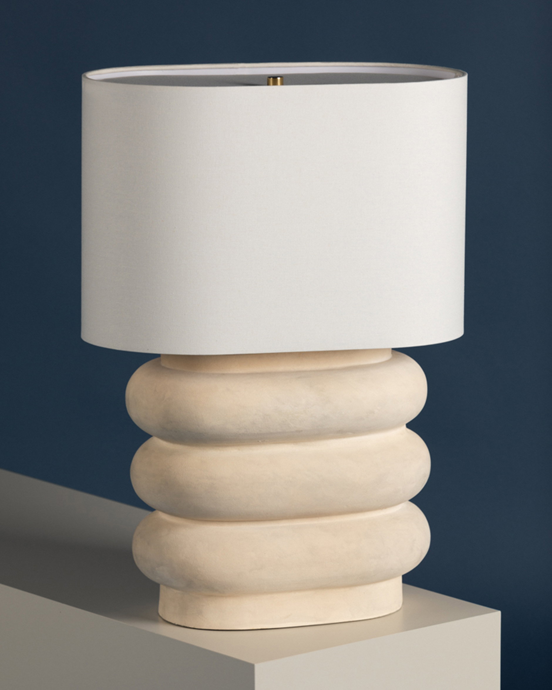 Ewing bordslampa antik mässing