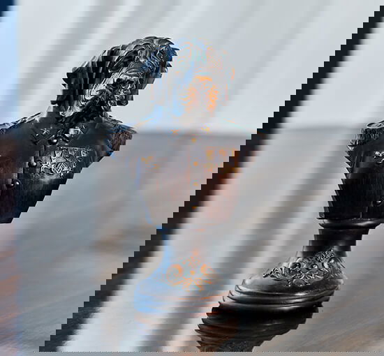 Dogporal skulptur brun