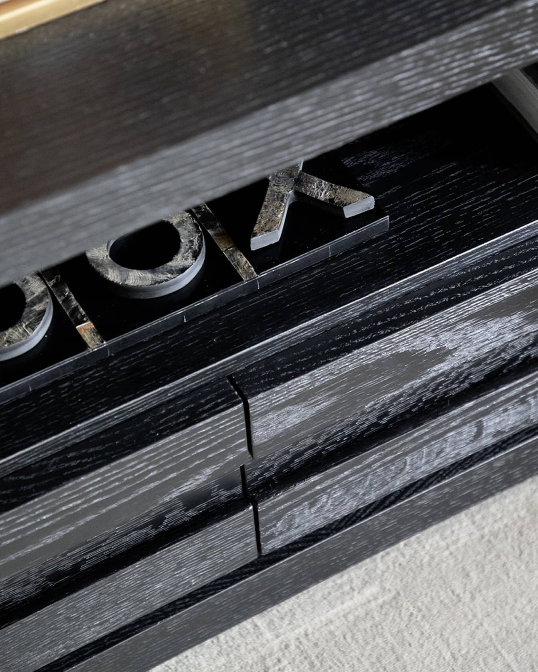 Hunter mediabänk svart 120cm