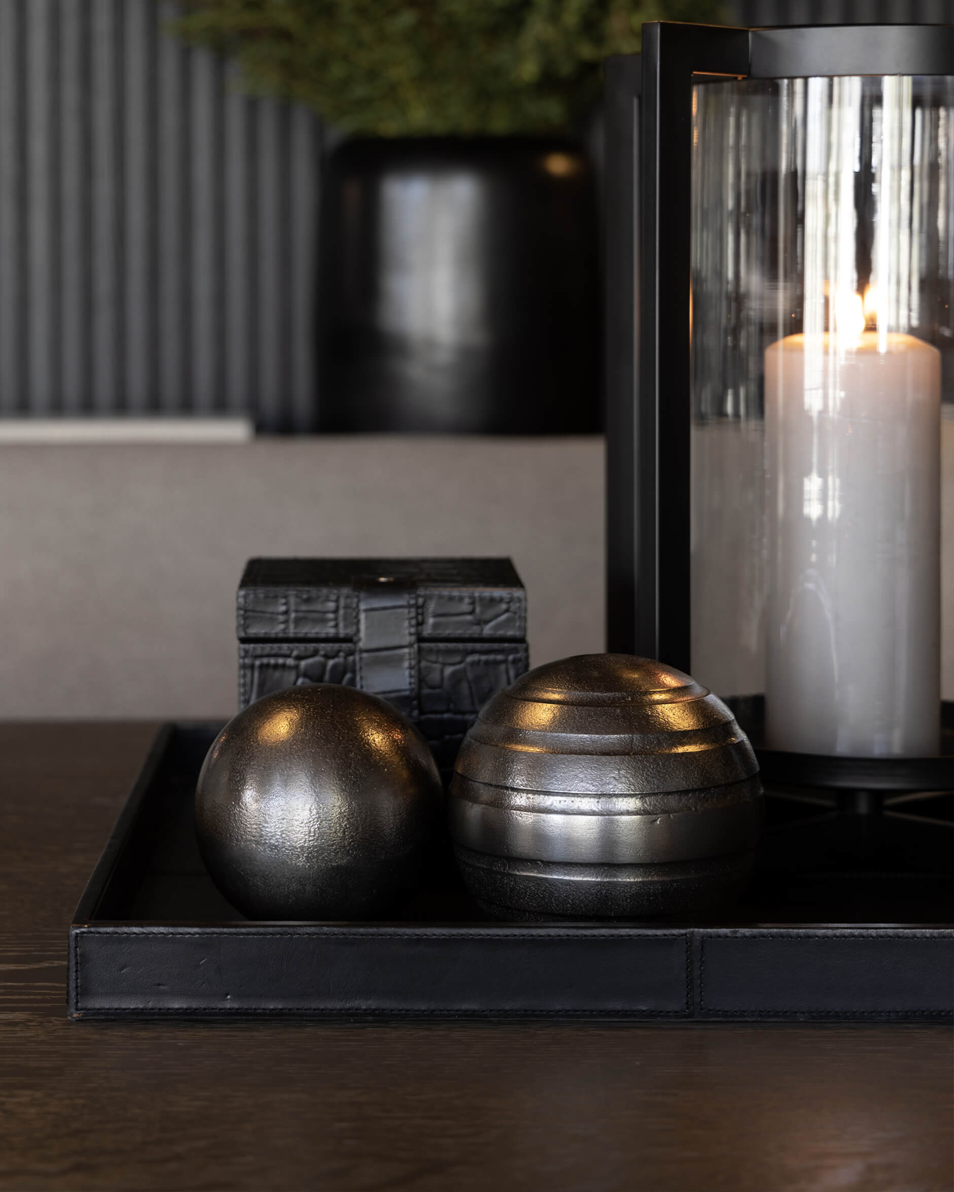 Benito globe dekoration grafit randig