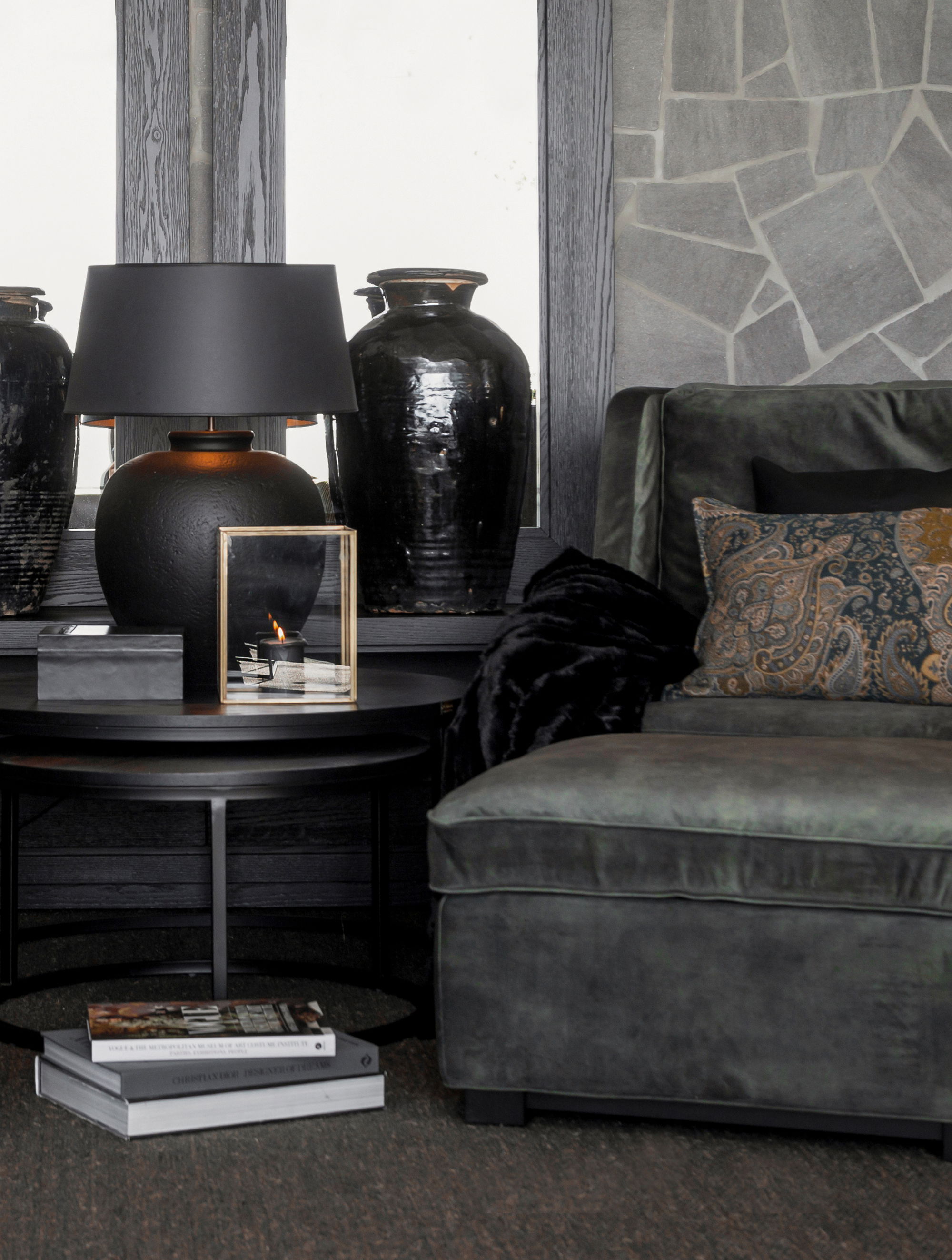 Dover fåtölj sammet hunter