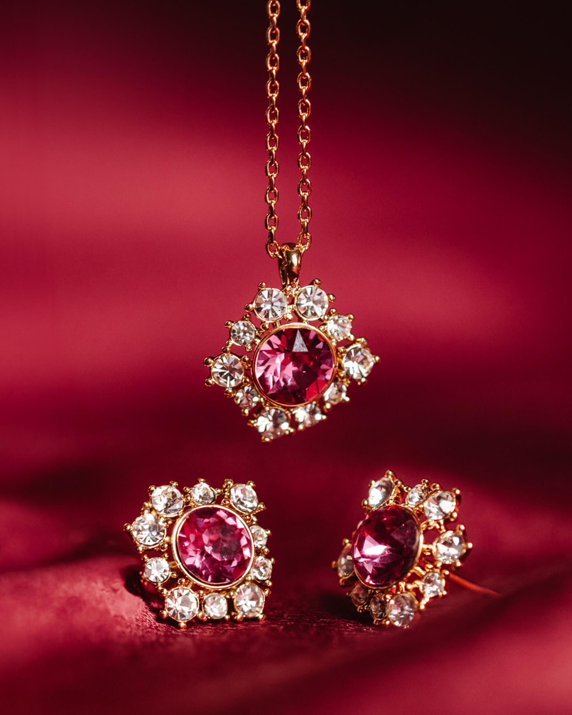 Emily örhängen dark rose