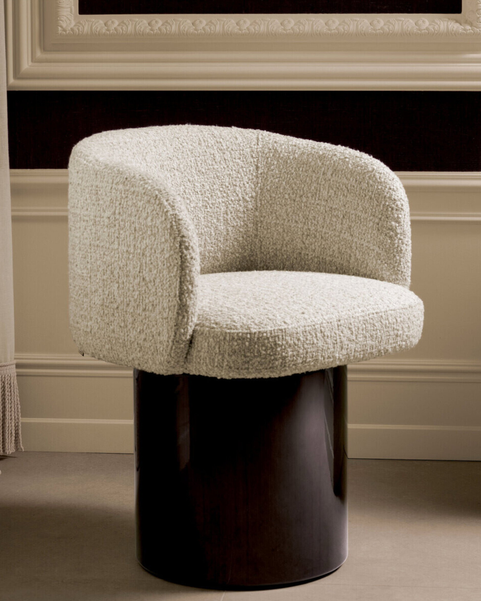 Marly matstol eucalyptus finish