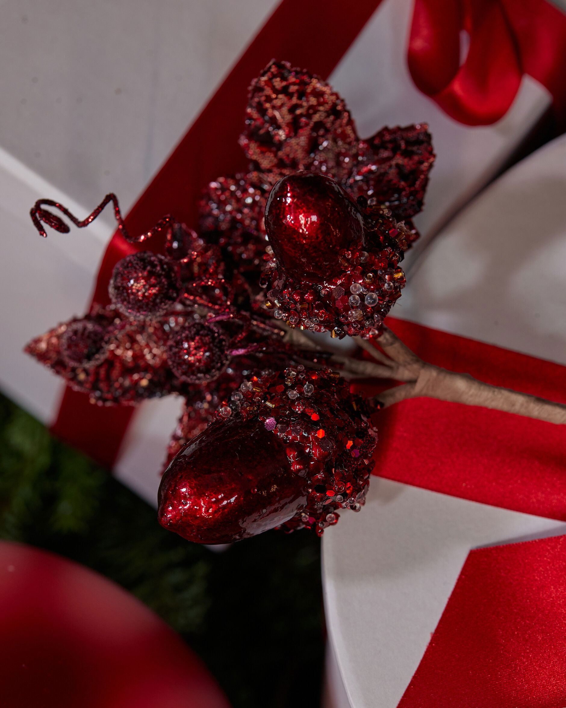 Acorn koristeoksa viininpunainen