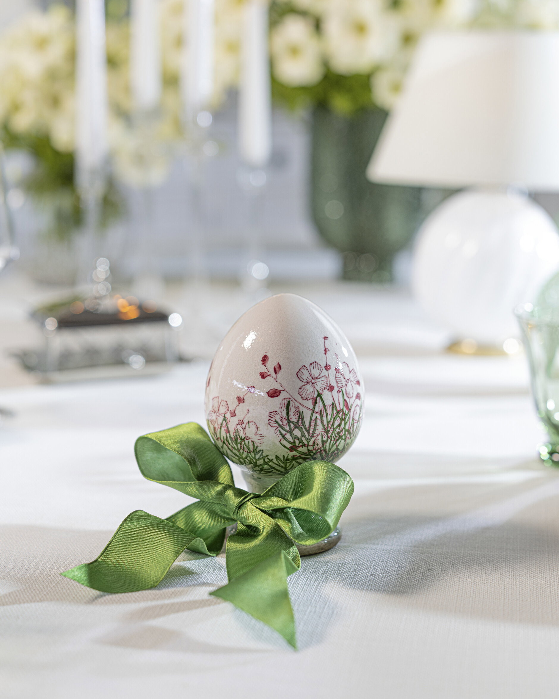 Meadow keramisch ei op voet