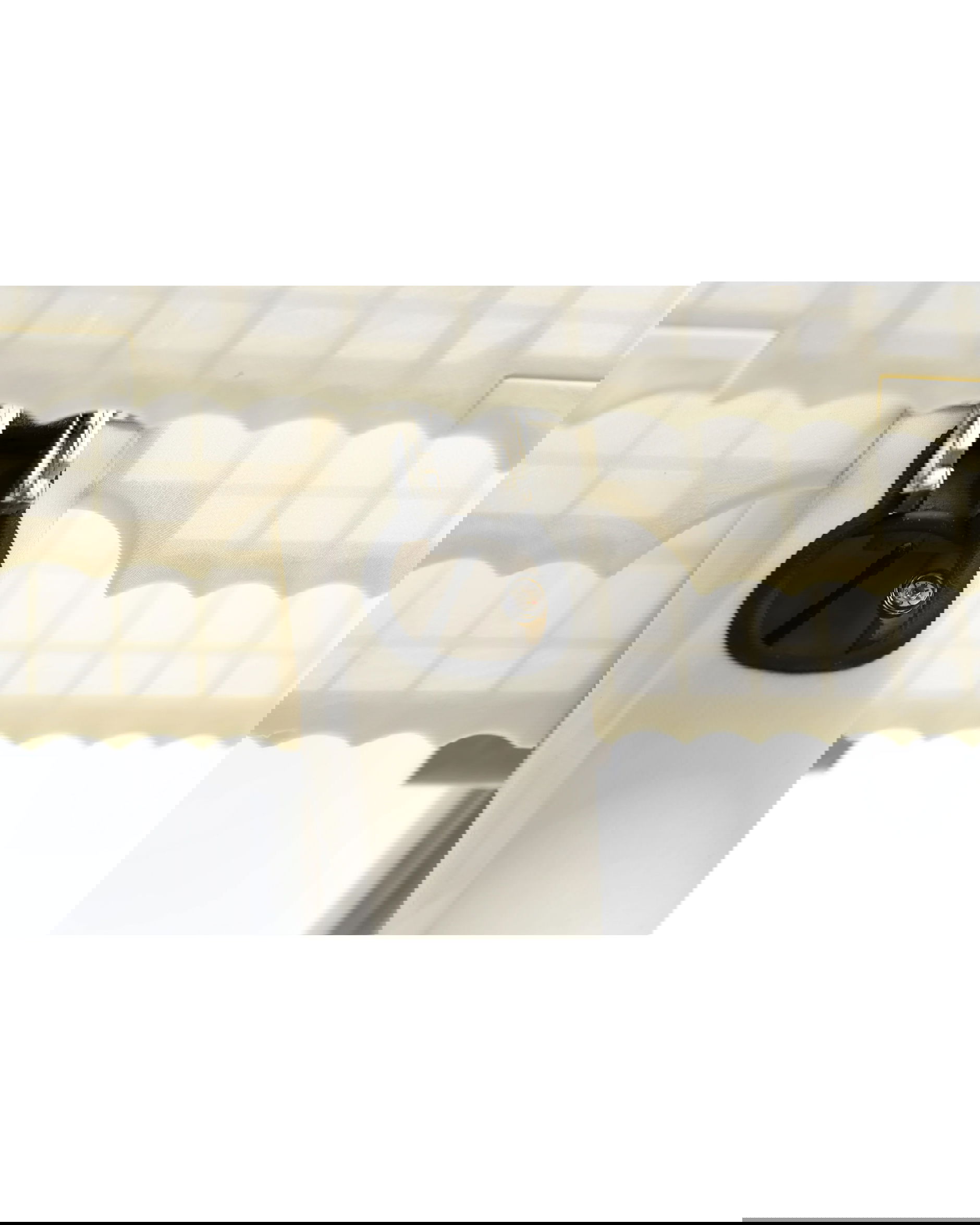 Triplane modellflygplan transparent