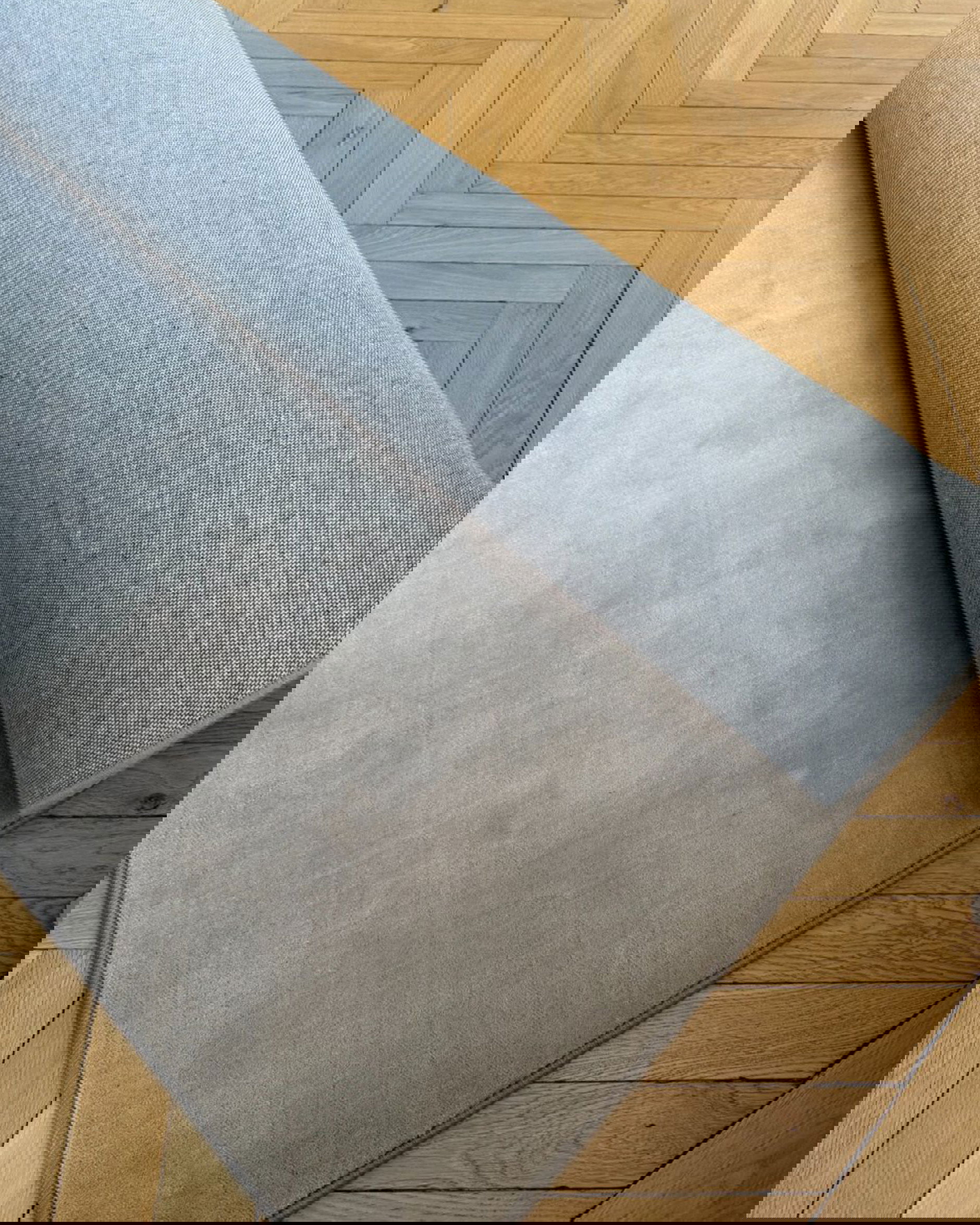 Lobby rug with edging beige