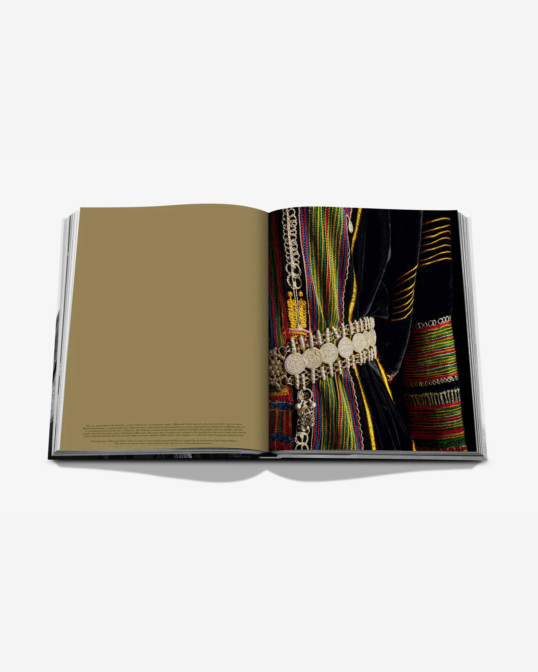 Costumes of Saudia Arabia, A Heritage of Fashion