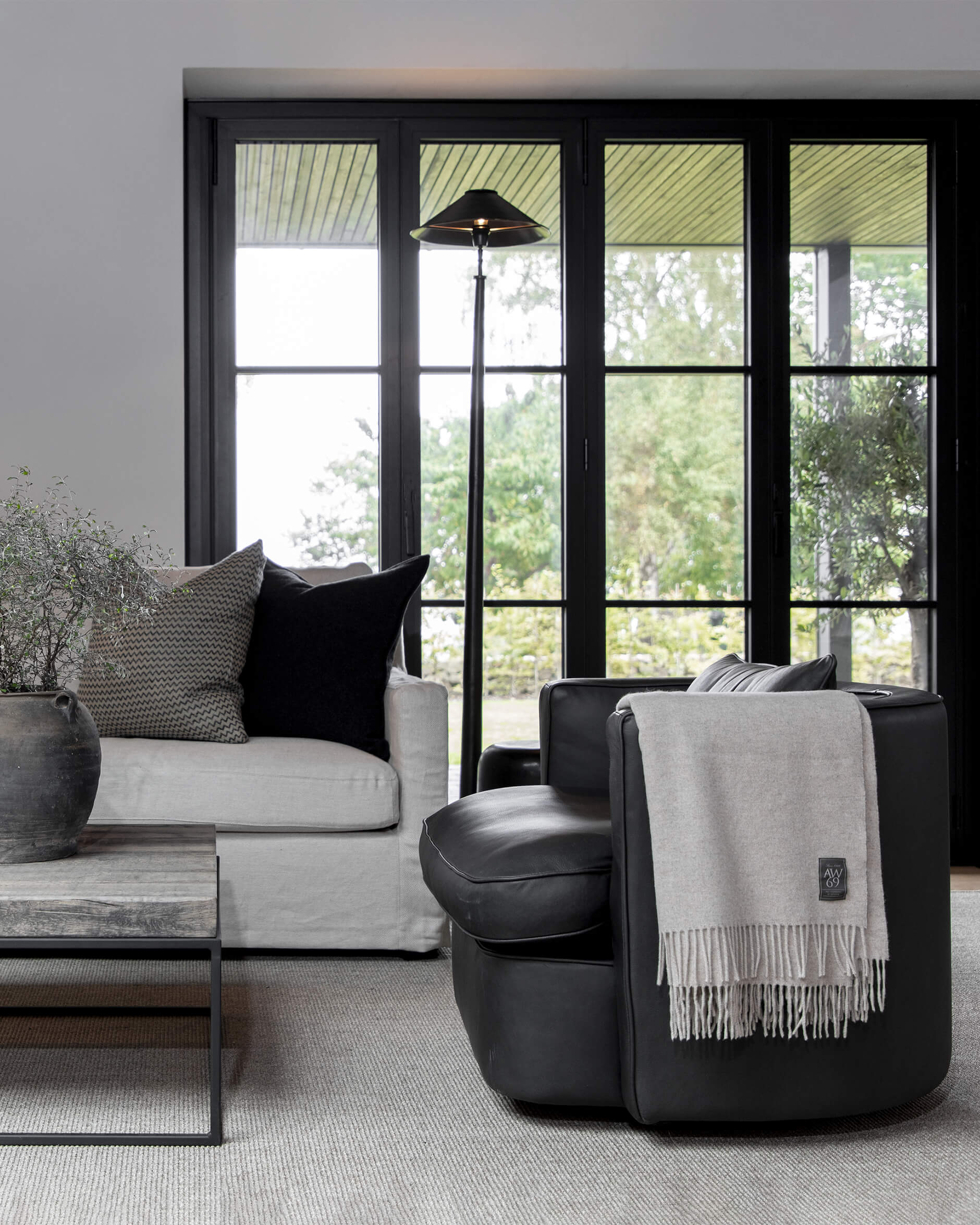 Joan Leather Armchair Titanic Anthracite