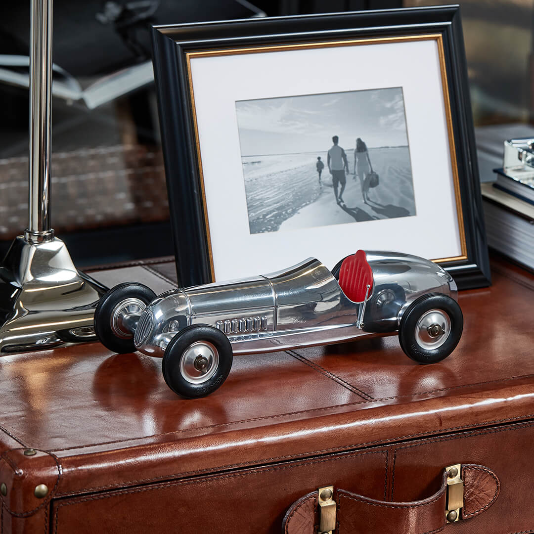 Indianapolis Model Car Silver/Red