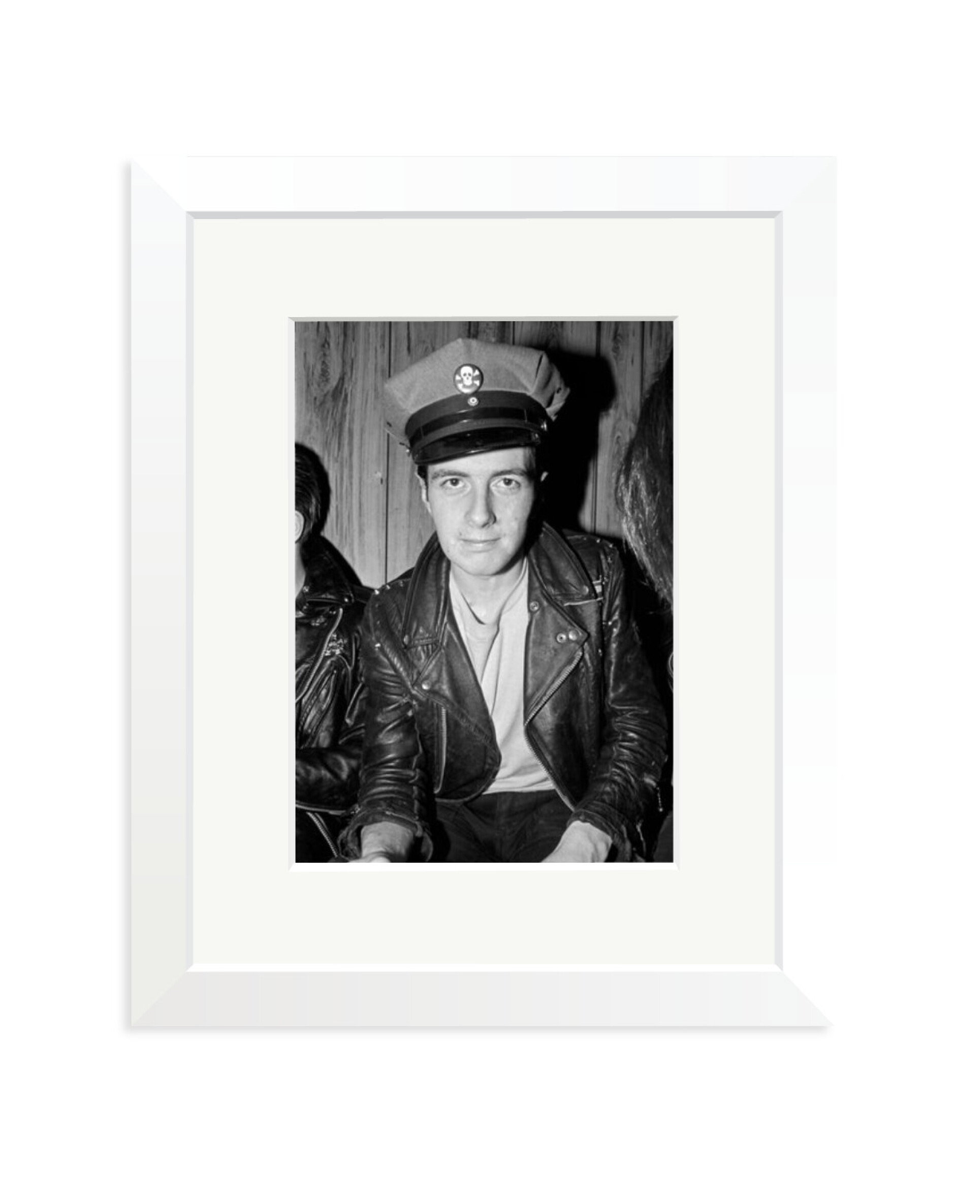 Joe Strummer of The Clash backstage 1979 White / Small