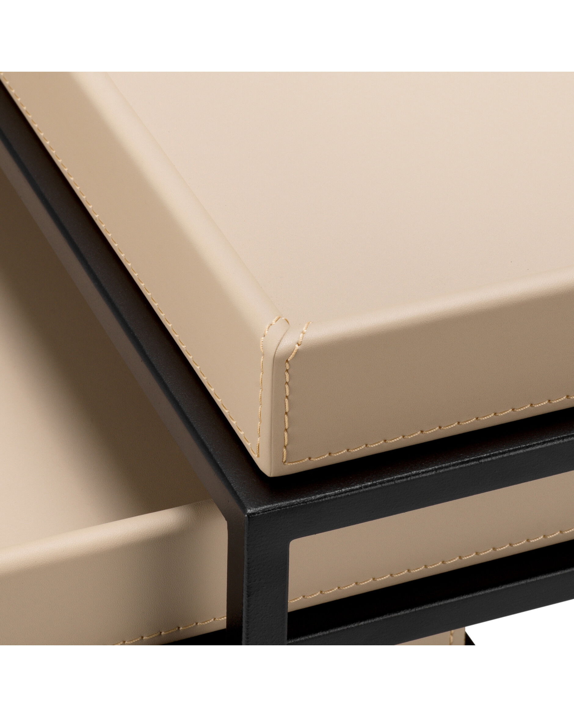 Léonard sidobord ljusbrun 3-set