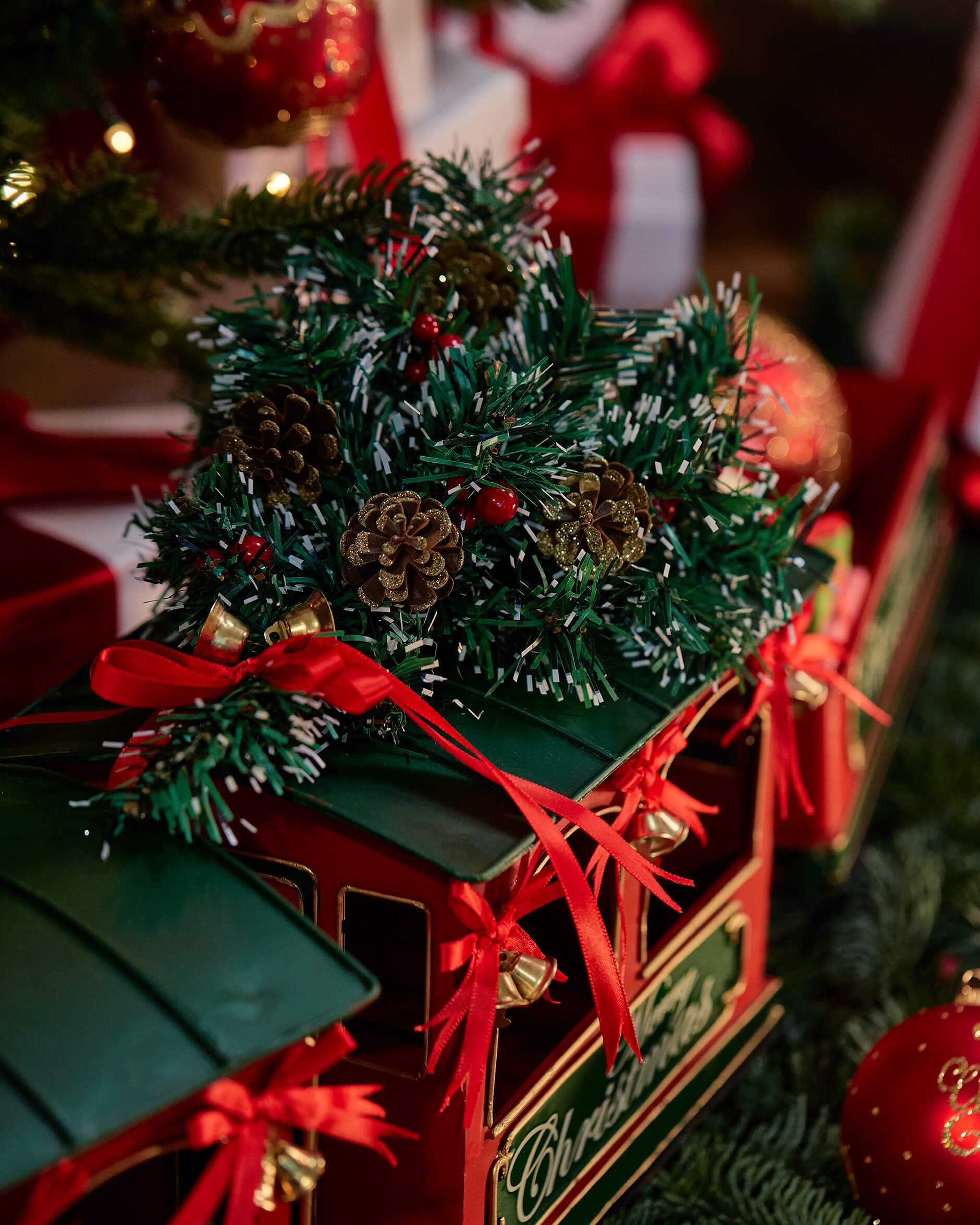 Claus tomtetåg röd/grön