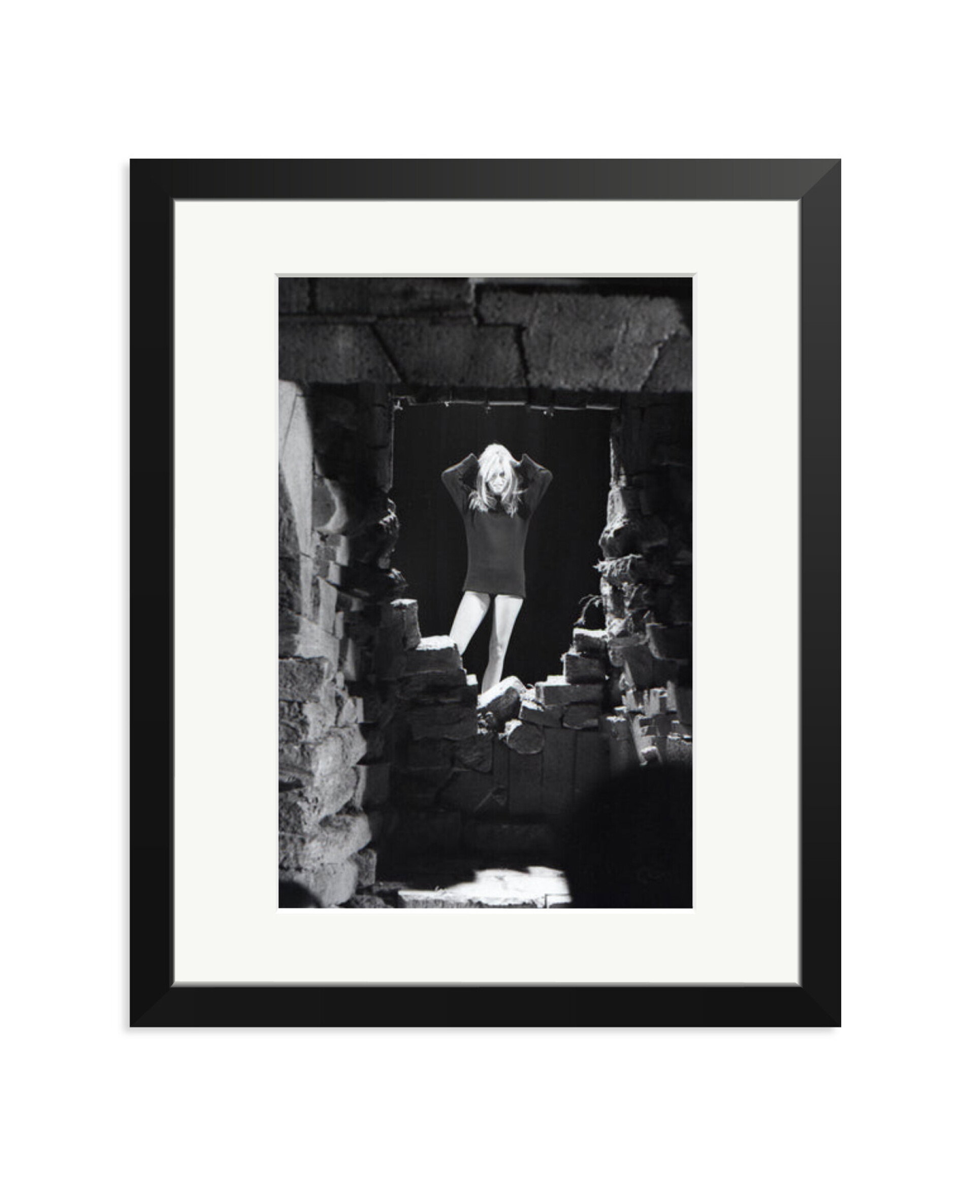 Bardot on the set of 'Skalako' Black / Medium
