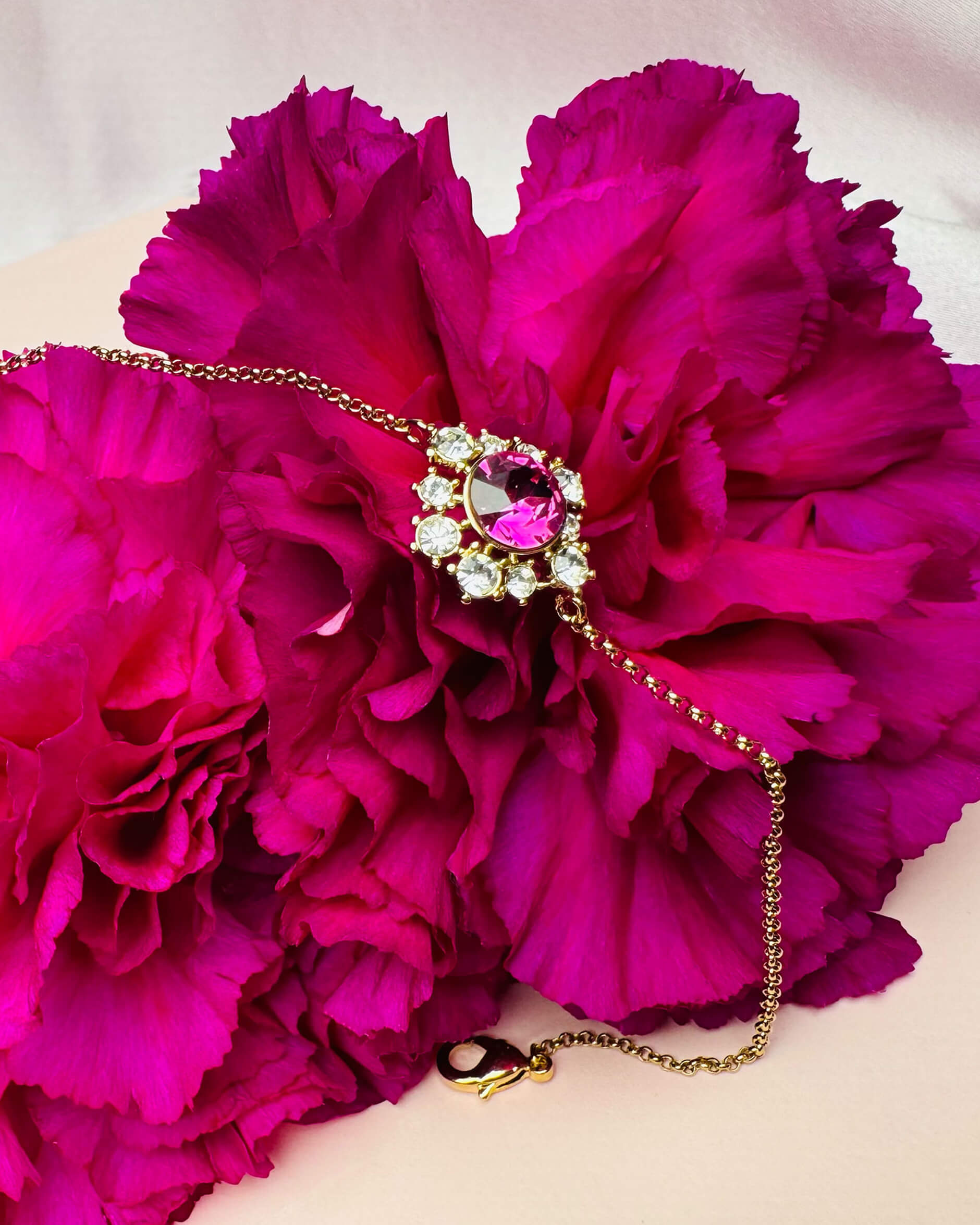 Emily armband dark rose