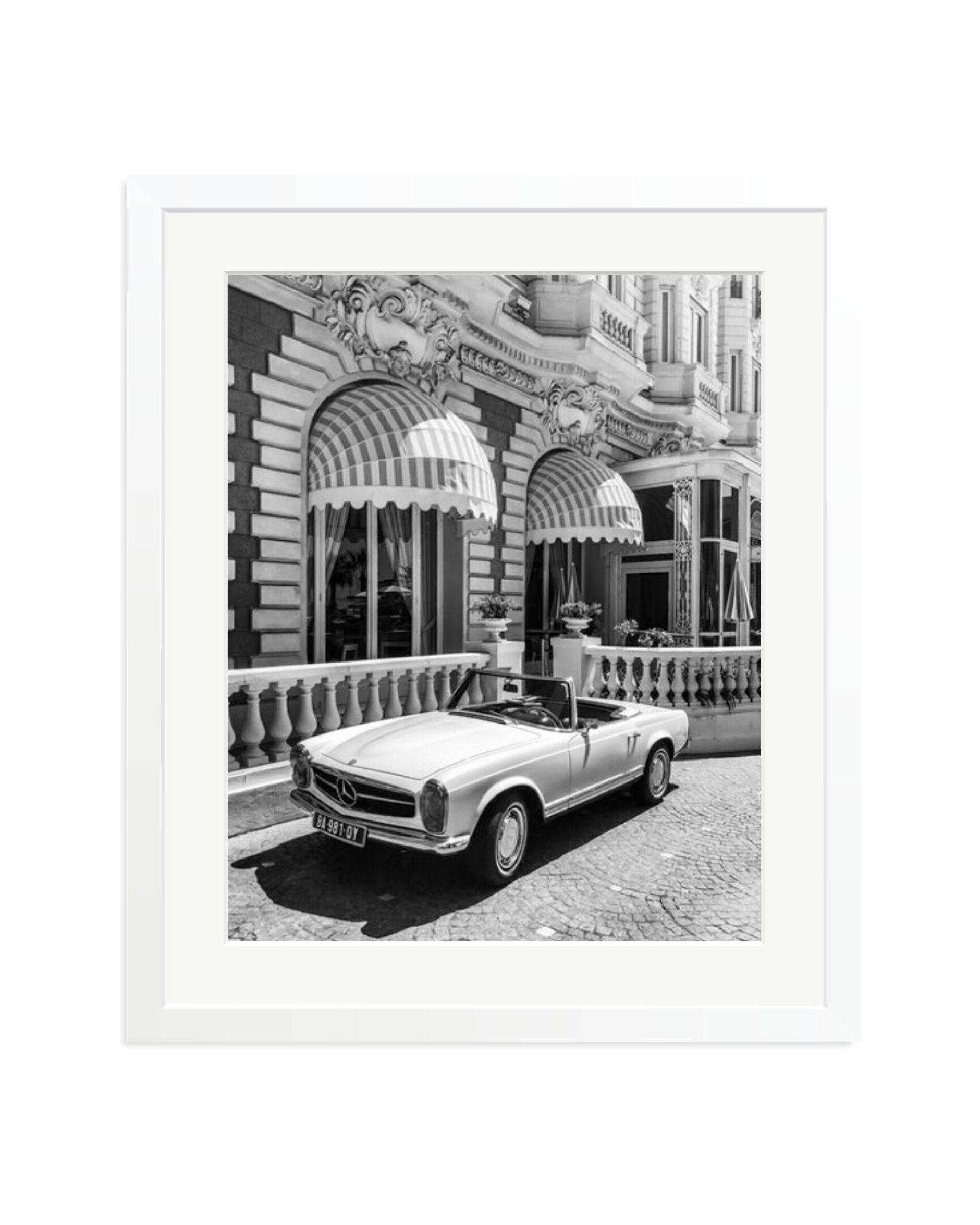 Topless at the Carlton White / Large