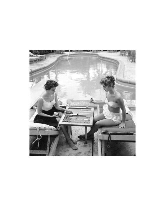 Backgammon By The Pool